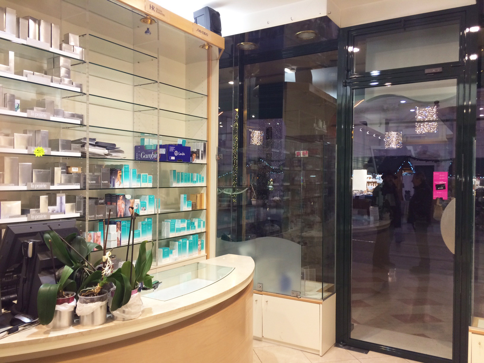 历史建筑中的香氛店重生-2