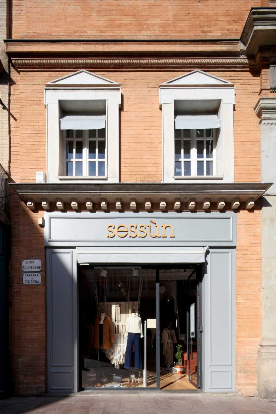 苏孙品牌店 | 四层空间无隔墙,历史建筑里的现代商业之美-3