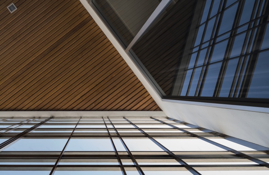 泰国曼谷 Pathumthani 金店 | 红金相映,现代与传统的完美融合-30