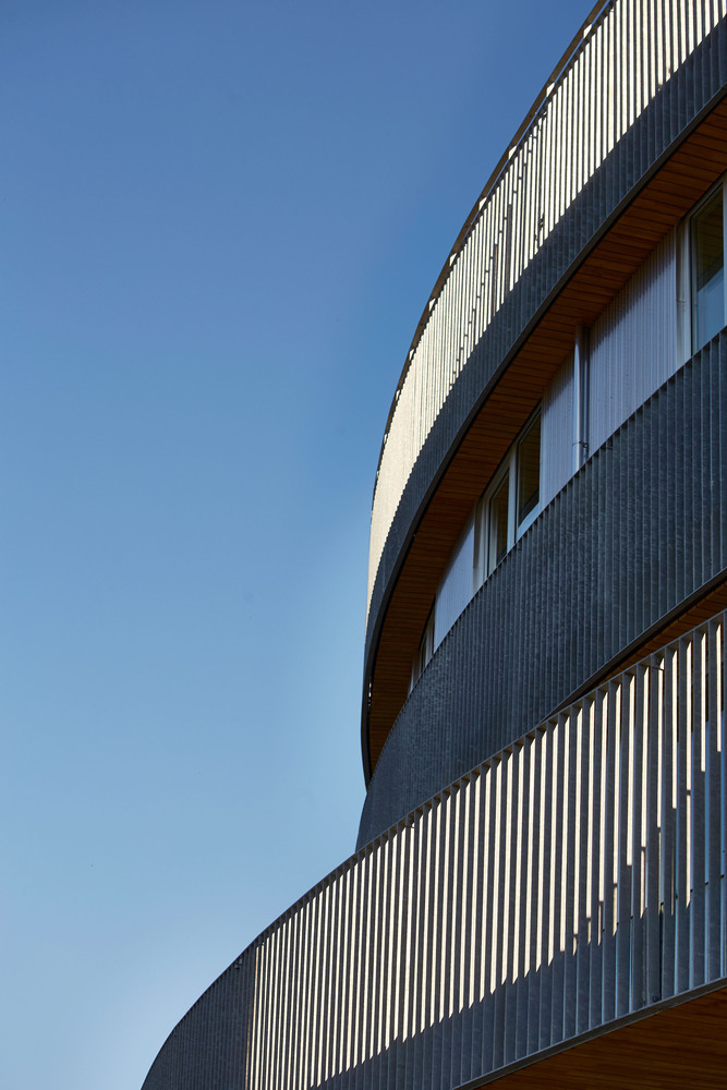 角楼 | 拥抱山丘的现代住宅设计-56