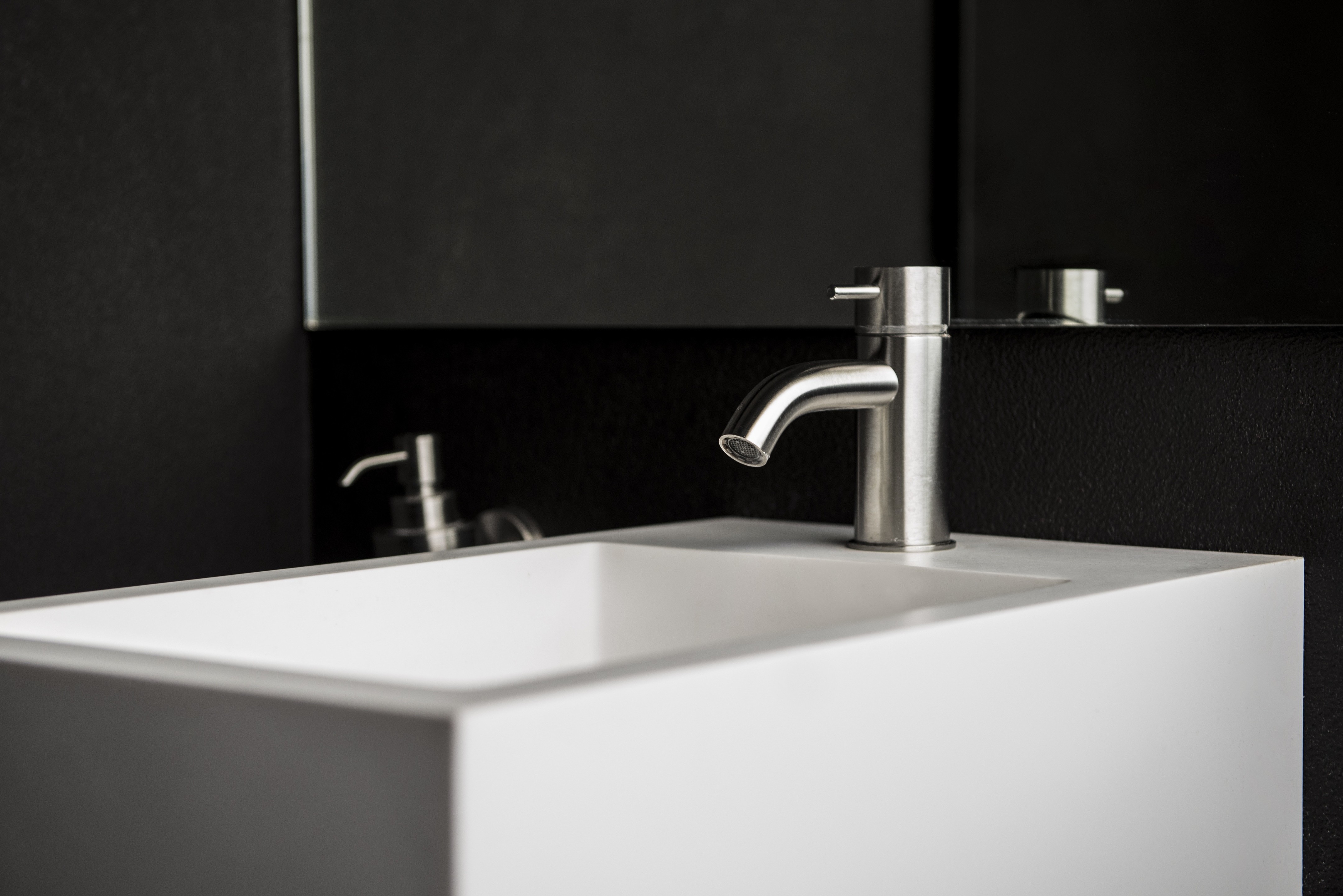 变化的线条之美 · 意大利商店室内设计-26