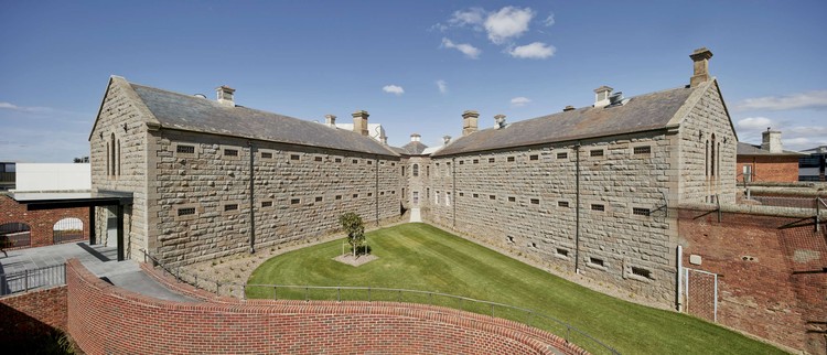 乌伦巴拉剧院 · 监狱遗址的华丽变身-2