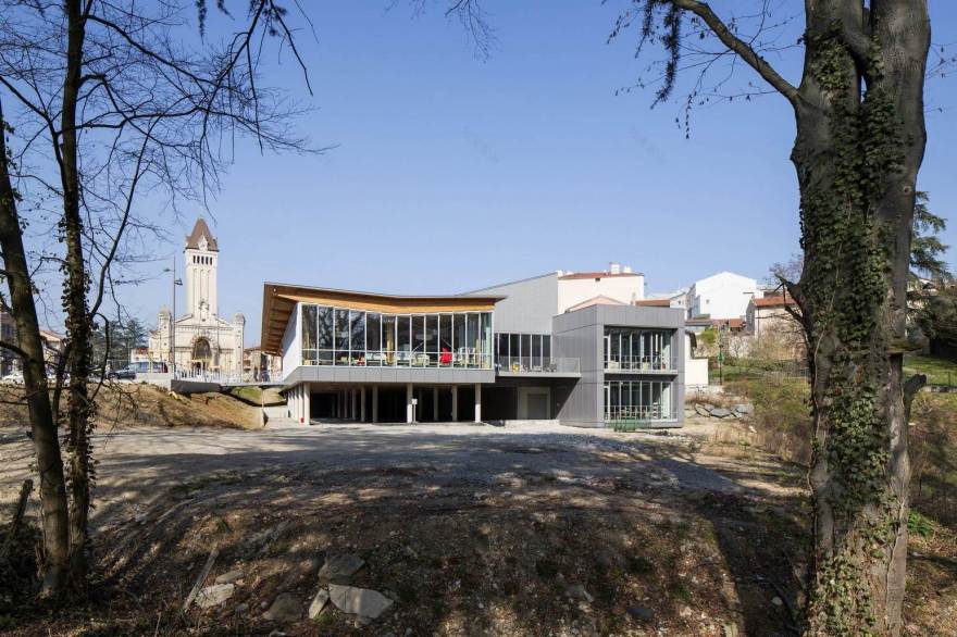 Chaponost 社区媒体图书馆与表演厅-4