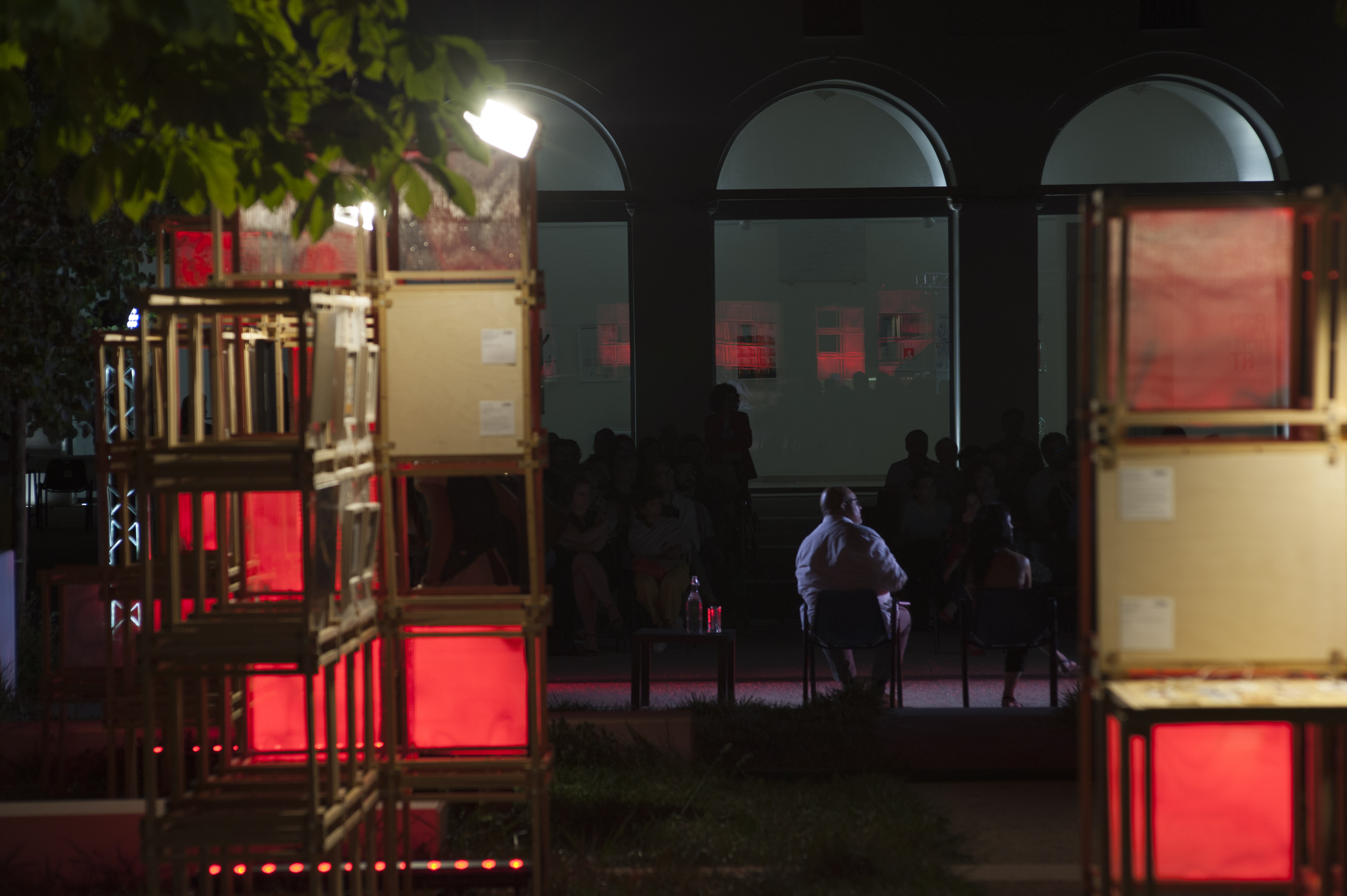 Close 空间艺术装置-9