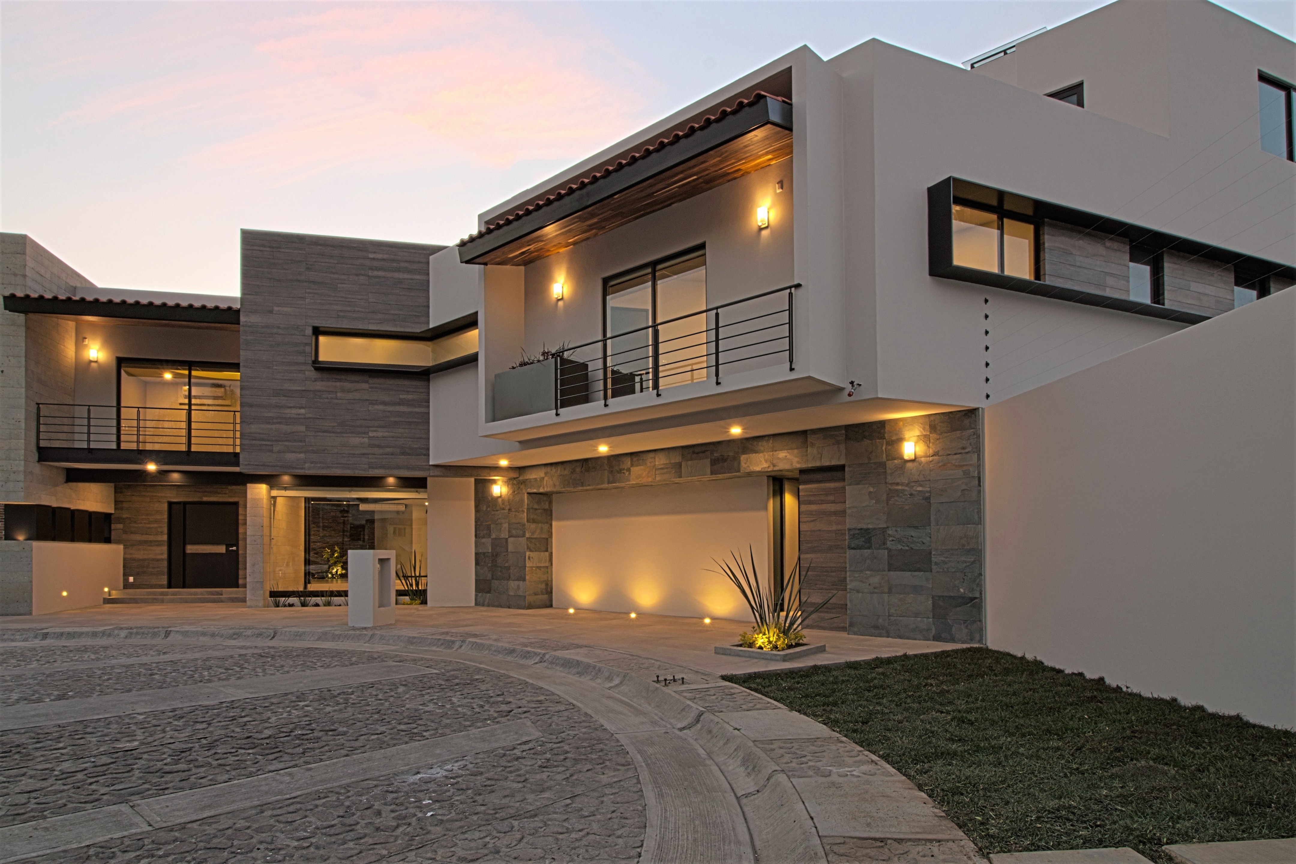 Casa Suarez 现代家庭住宅-0