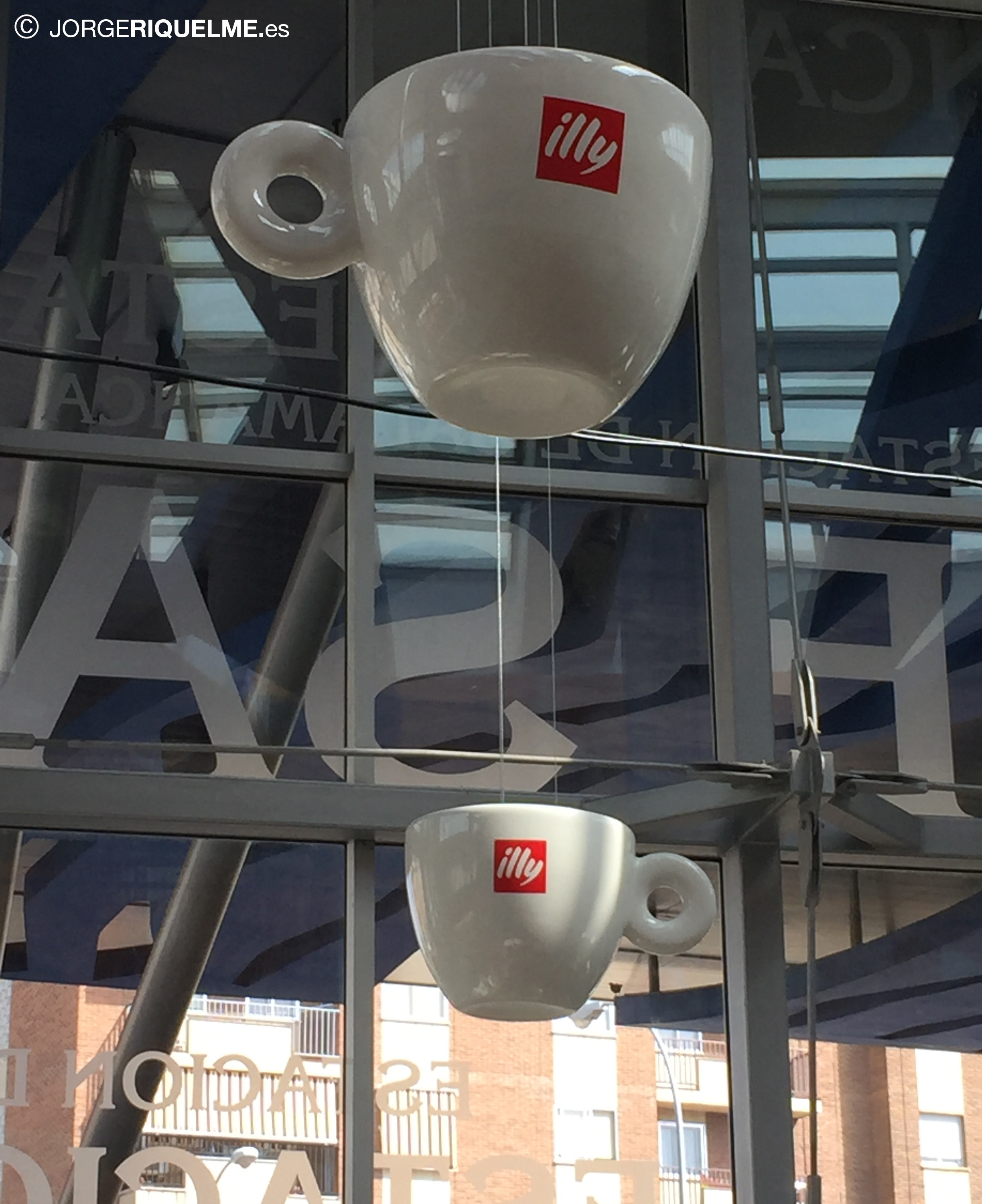 概念实验室酒吧 | 光影材料打造极致空间-1