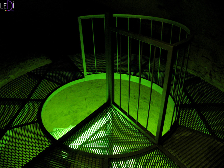 地下室秘境 · 玻璃盒中的彩色世界-15