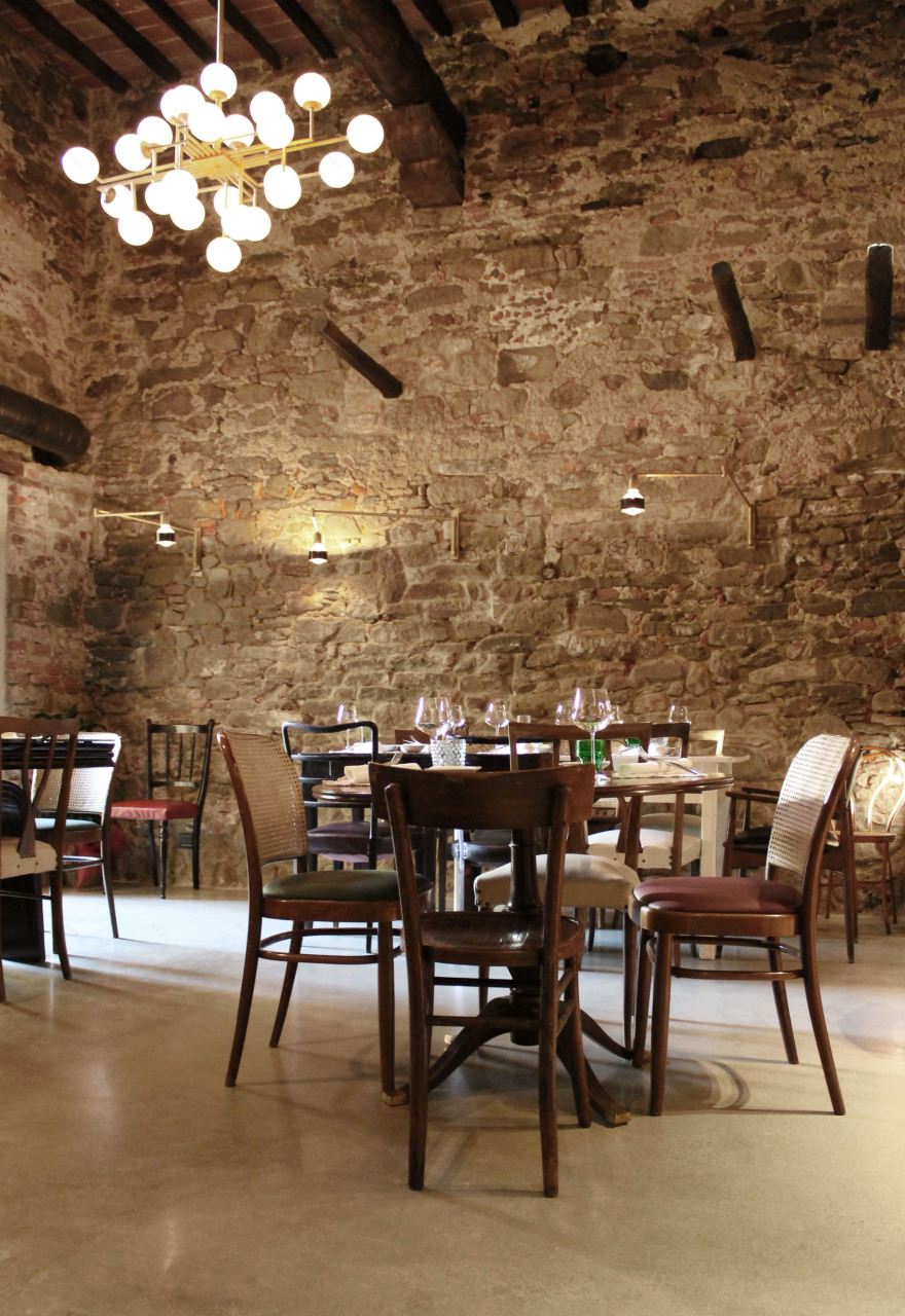 历史与当代交融的意大利餐厅设计-20