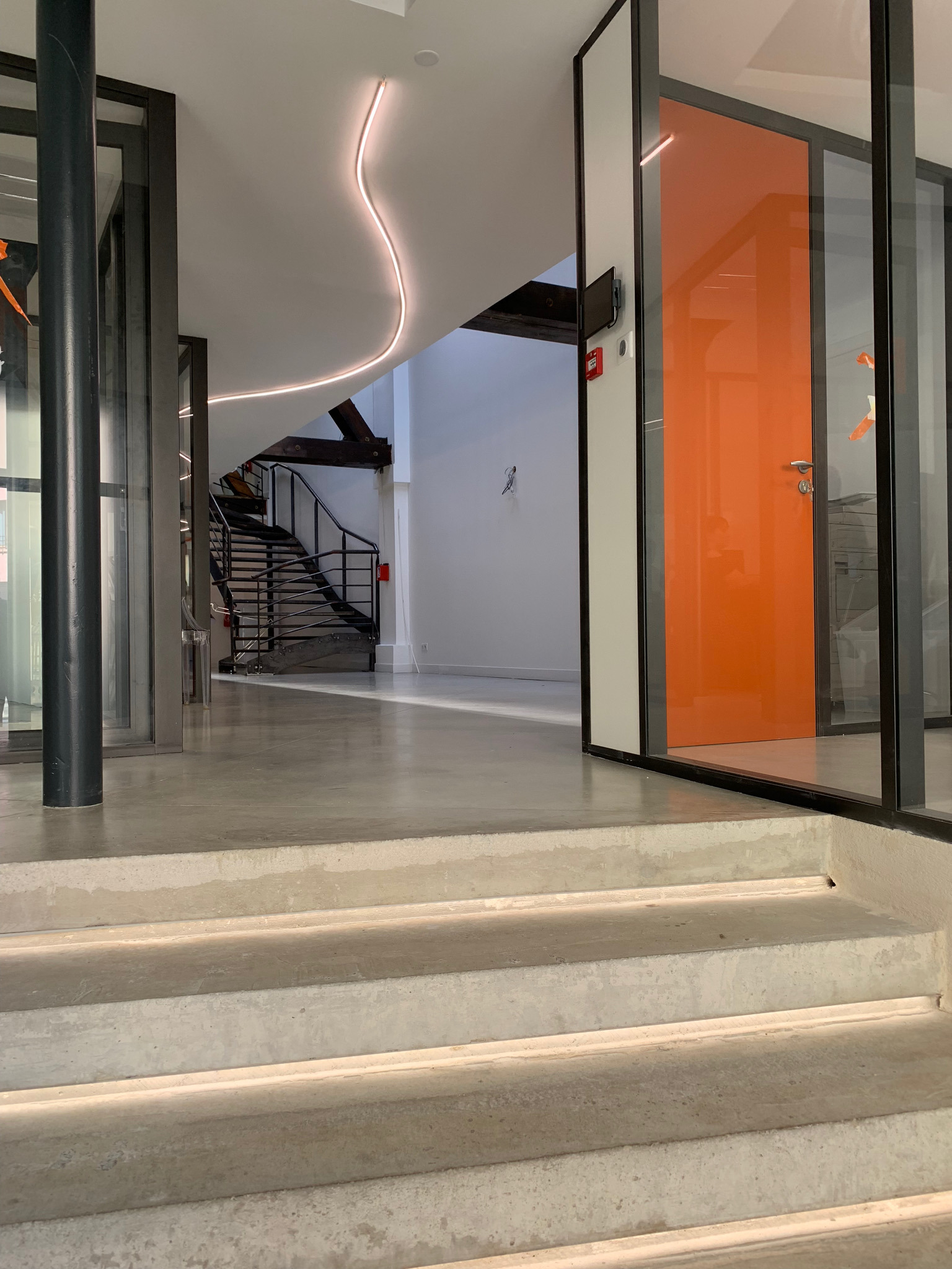 2016 年新领域公司仓库变身网络代理总部-44