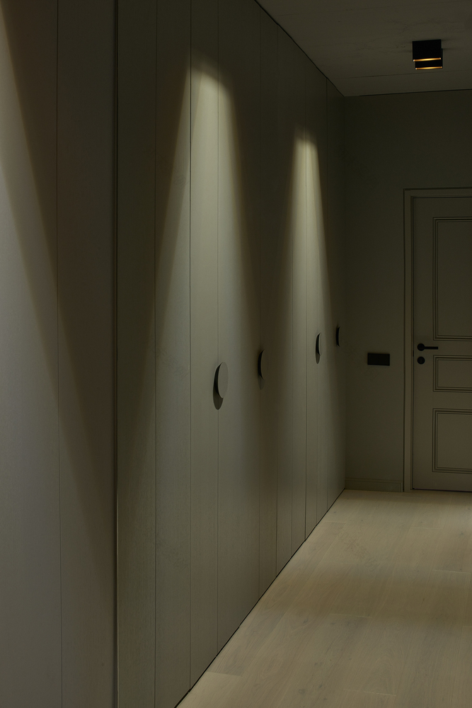 黑灰空间的对角线魅力-26