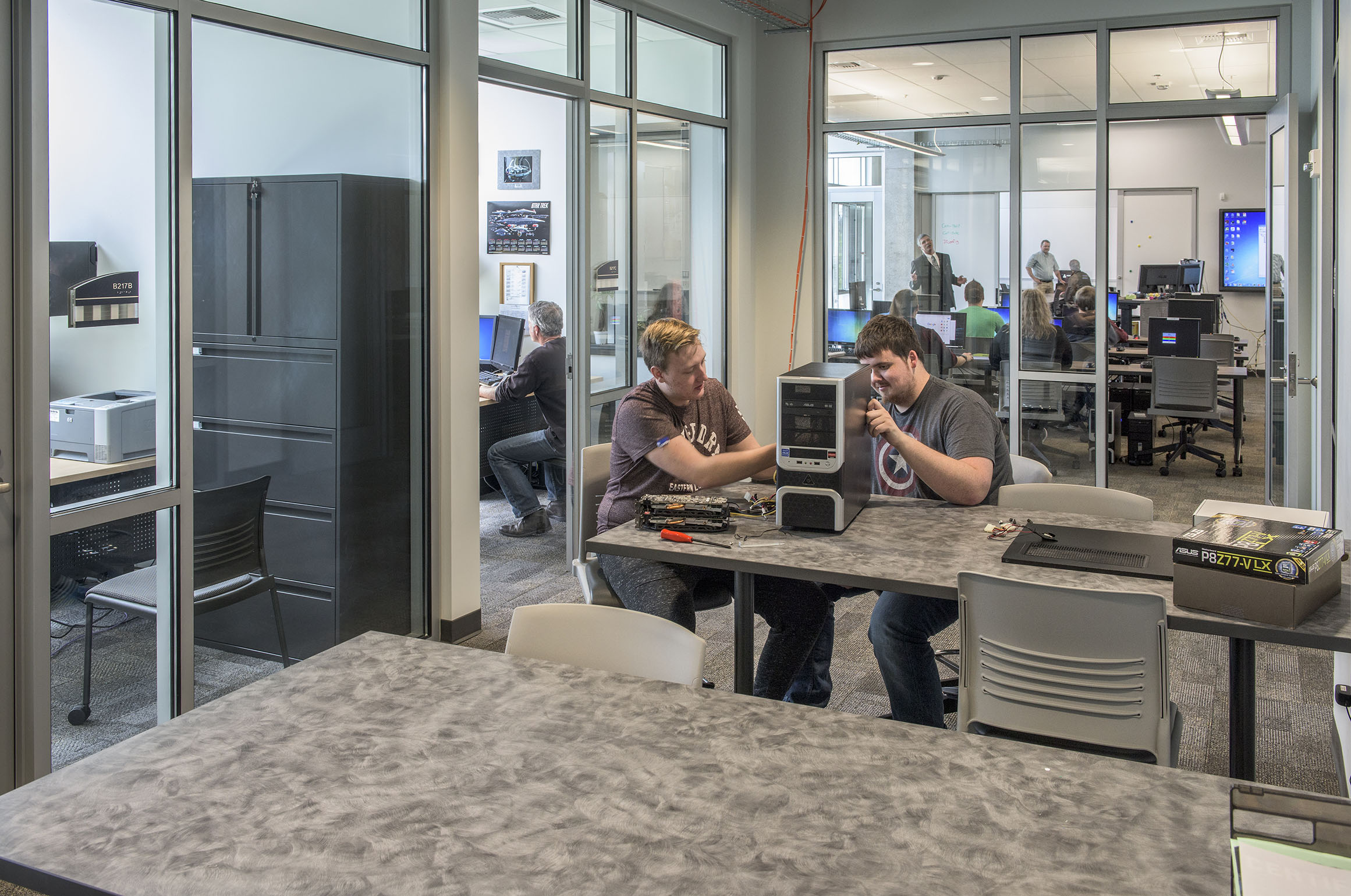 贝茨先进技术中心 | 沉浸式教学空间与透明度设计-16