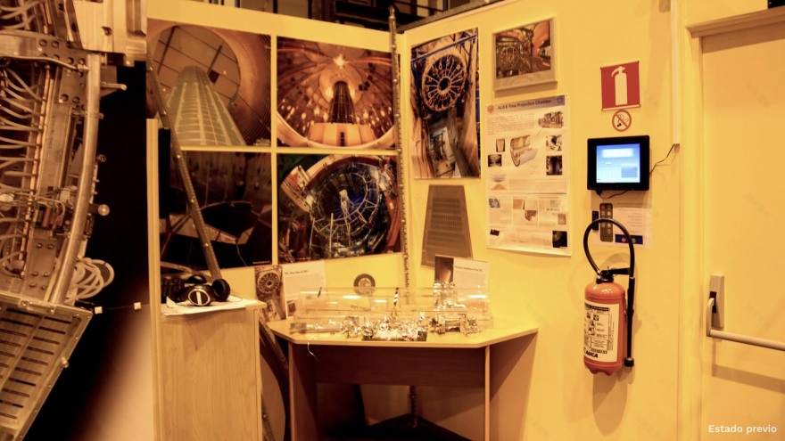 穿越宇宙之旅 · CERN ALICE 信息点展览设计-8