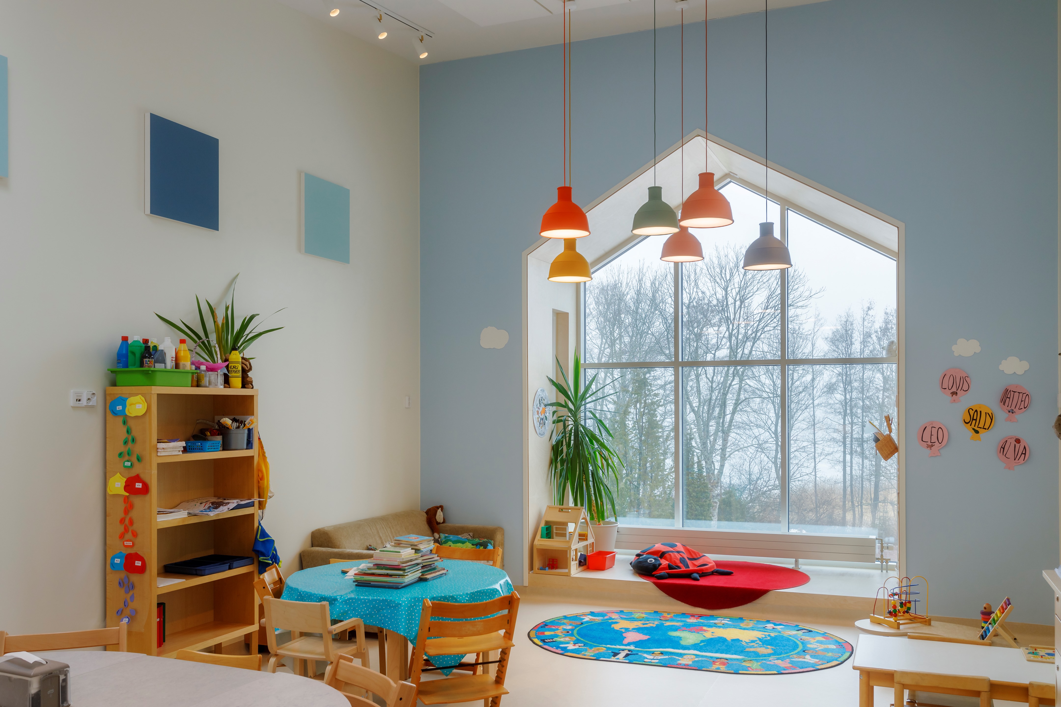 湖林间的活力彩绘幼儿园-2