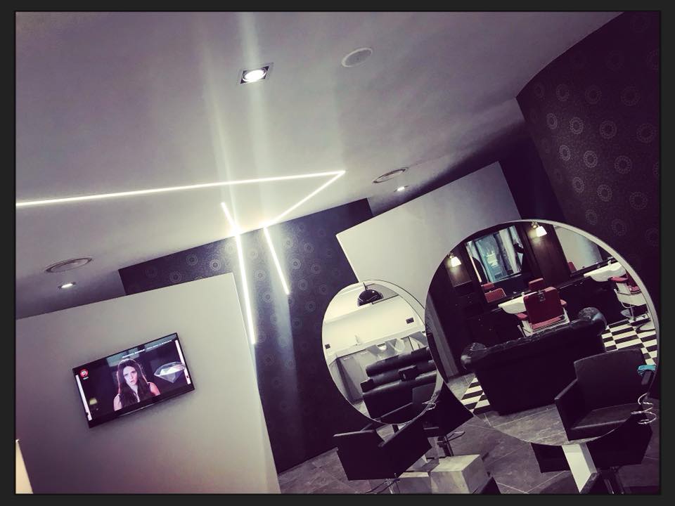 "iragazzidioggi"展示空间 | 现代简约风格的魅力展示-9