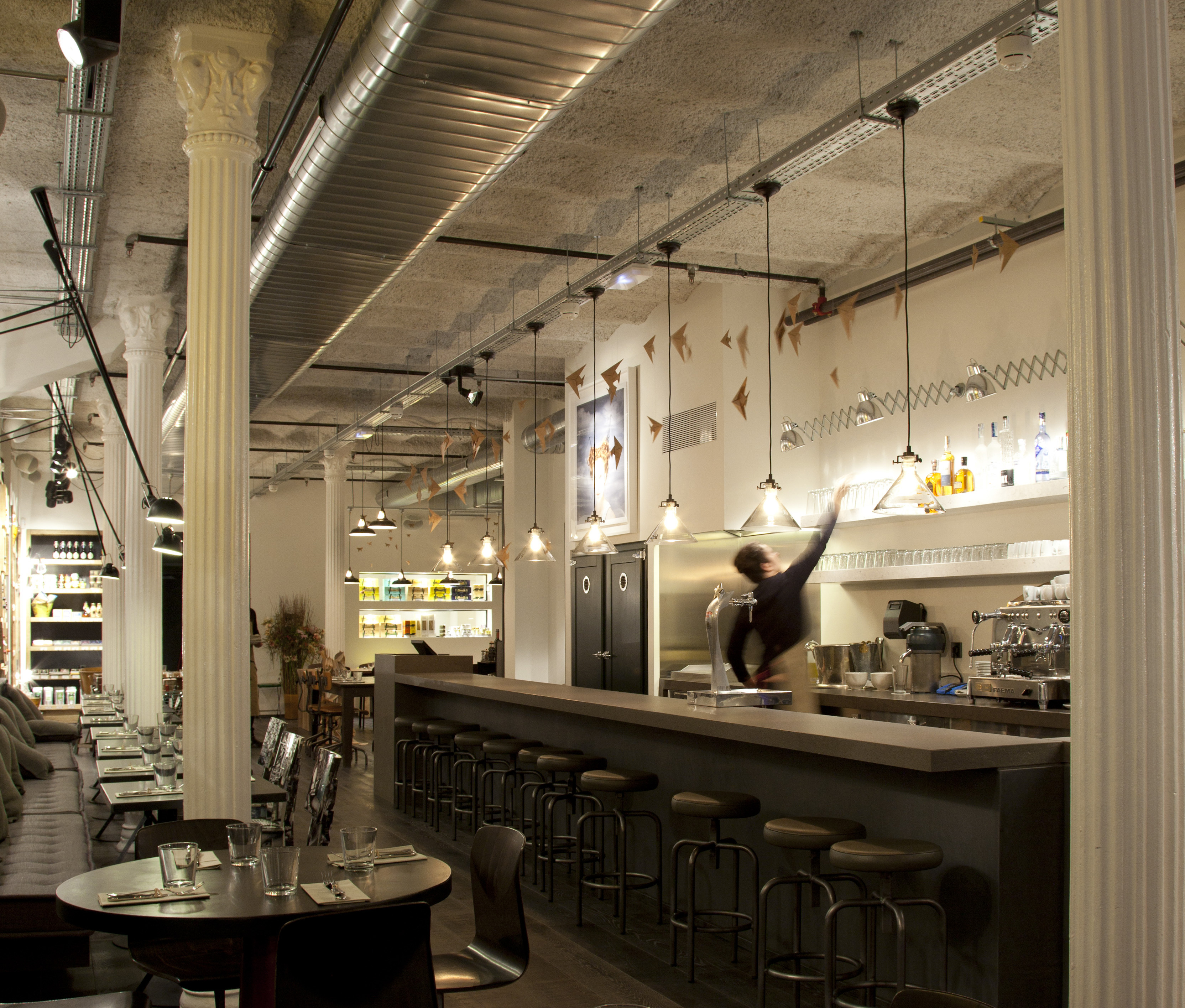 Cornelia & Co 餐厅 | 融入生活的美食空间-6