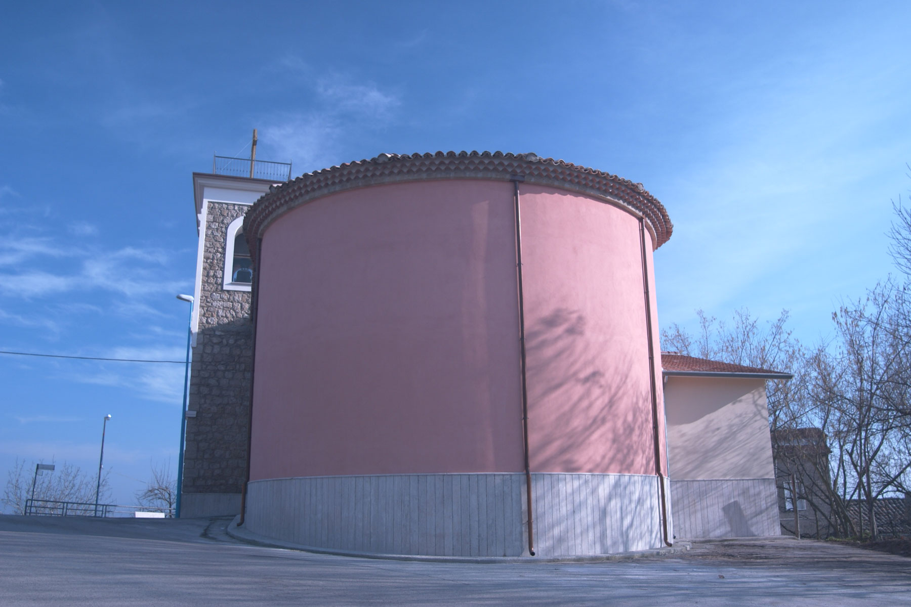 意大利乡村教堂的现代复兴-4