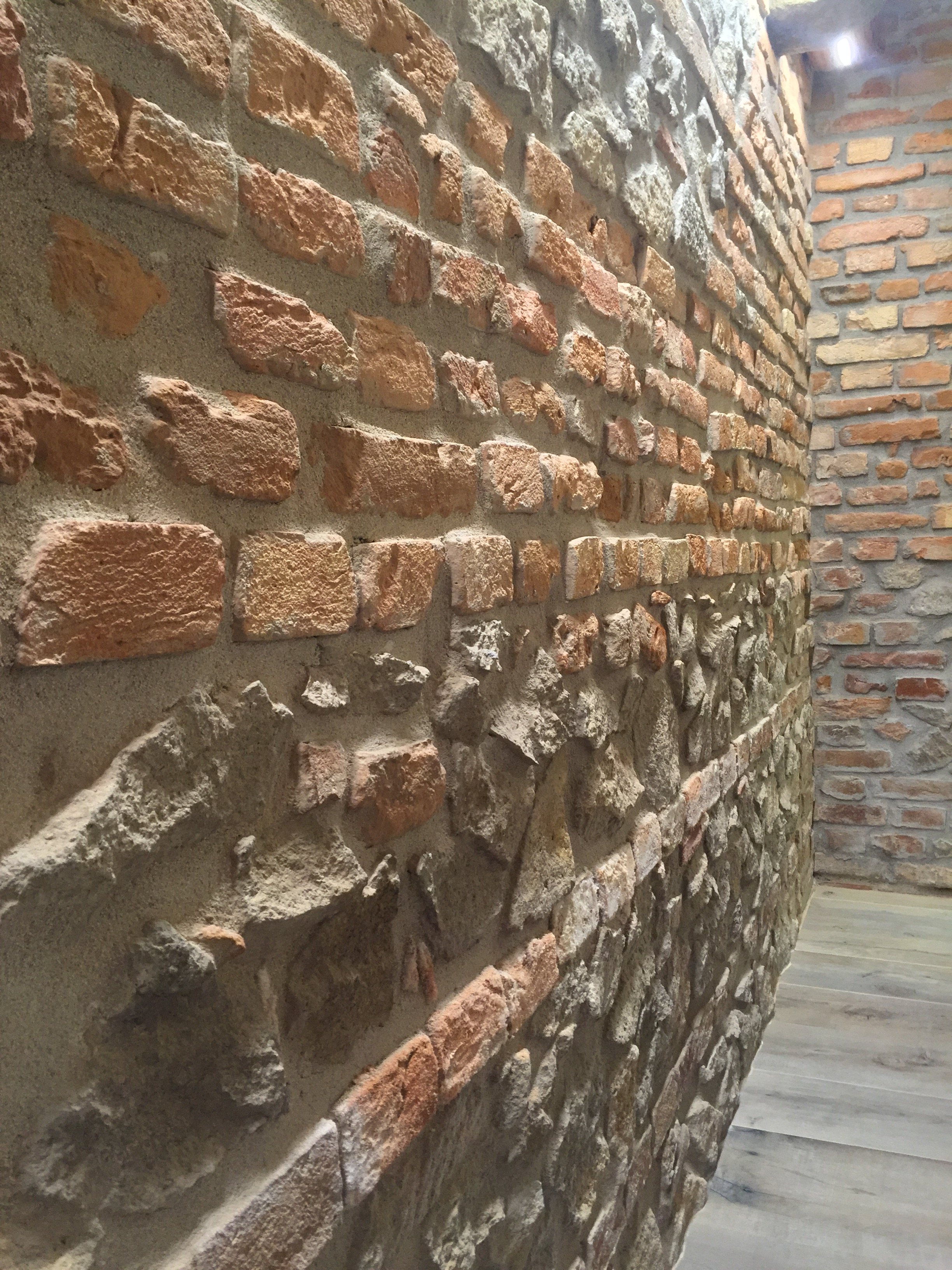 复古与现代的完美结合——意大利 Trattoria Da Giulia 餐厅设计-22