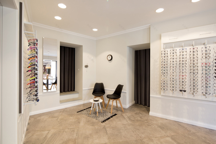 经典与现代共融的眼镜店设计-0