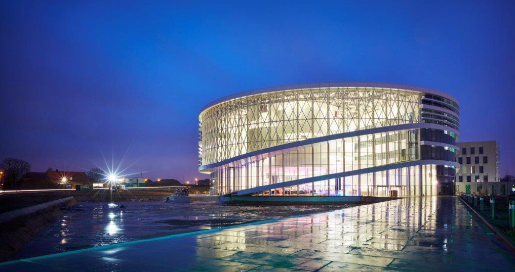 矩阵石材打造比利时高科技公司现代总部-5