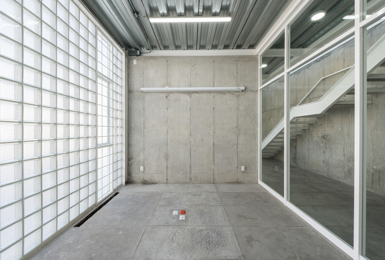 墨西哥 RX 工厂,混凝土与金属的工业风设计-25