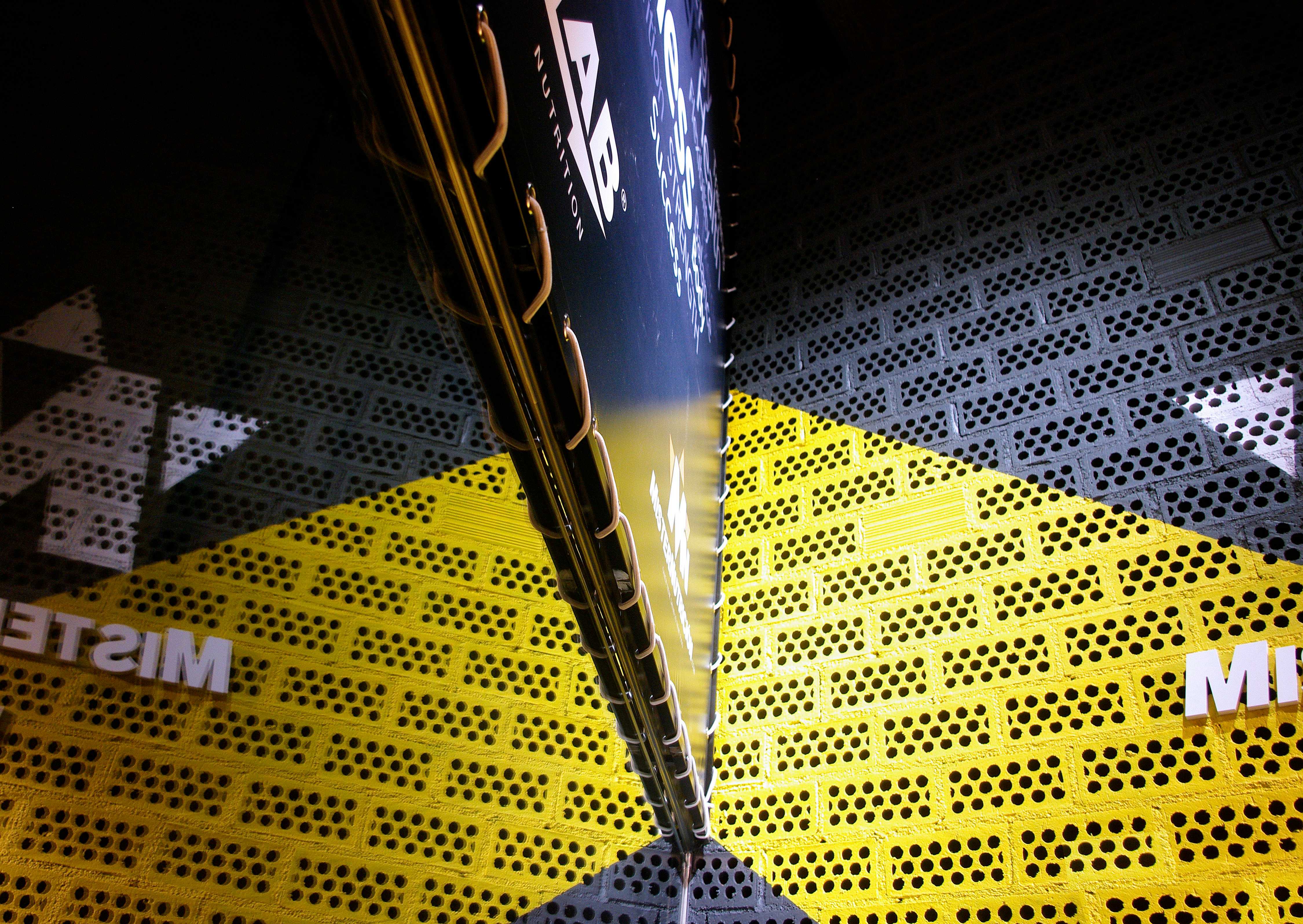 工业风 MISTERNUTRICIÓN 旗舰店,简约设计诠释 Santiago de Compostela-19