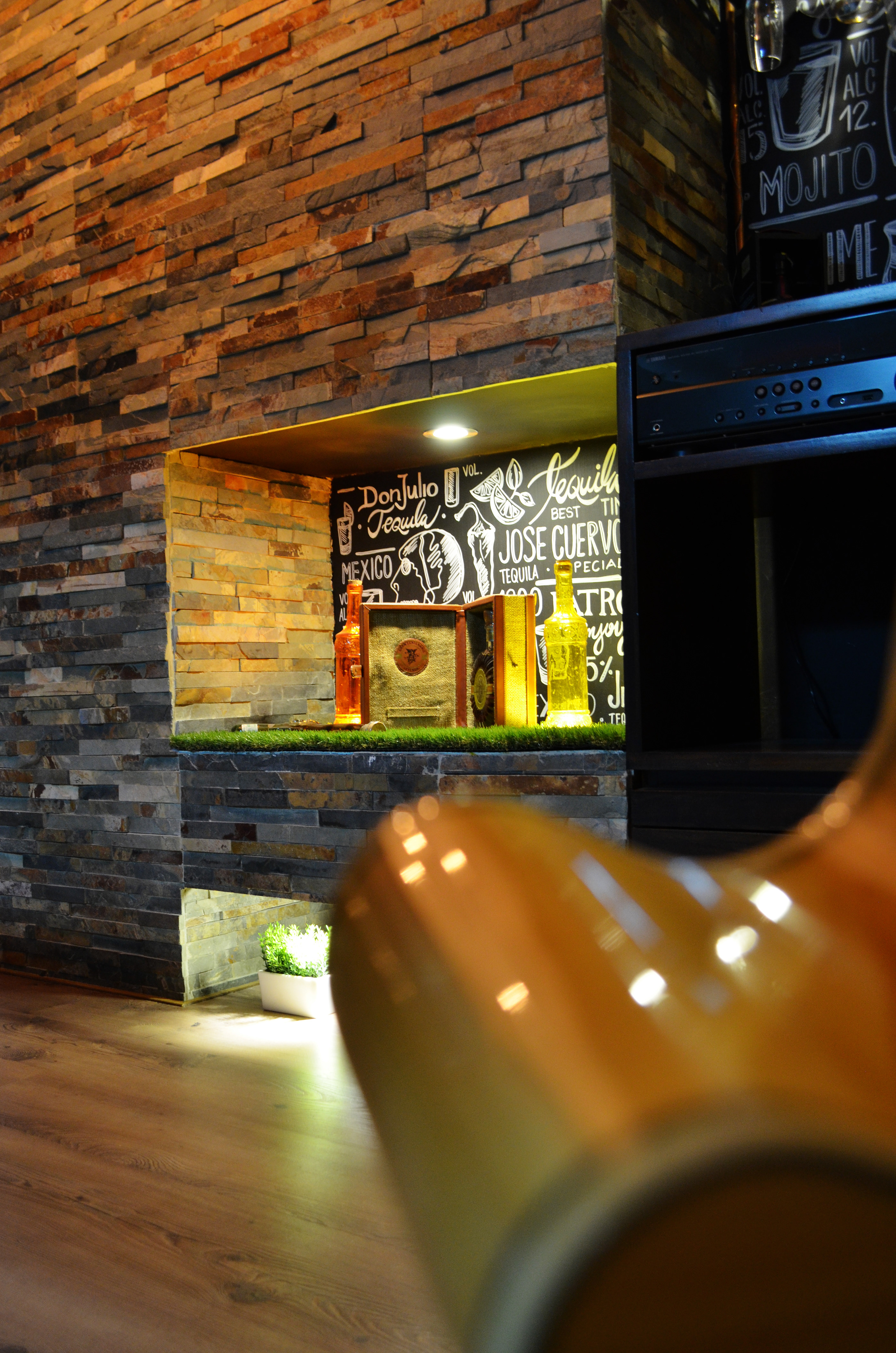 复古工业风 R-Bar | 温馨品酒空间-8