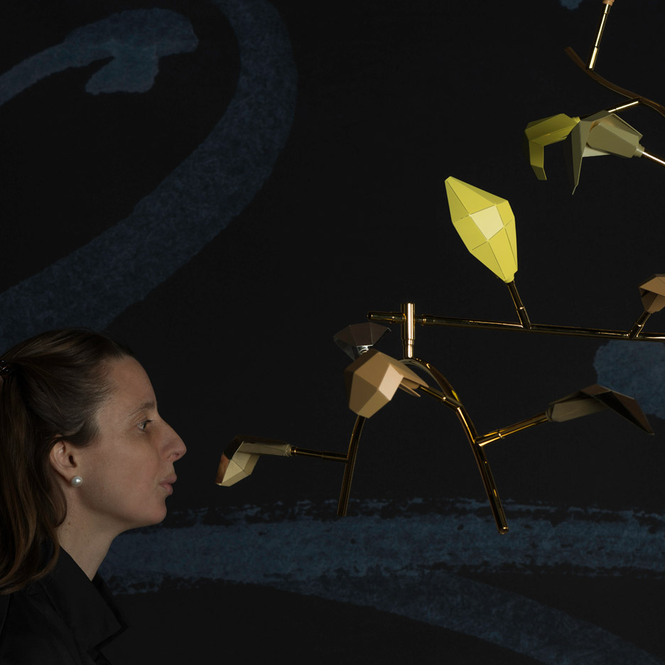 米兰设计周荷兰设计师展示二维家具与光雕塑-14