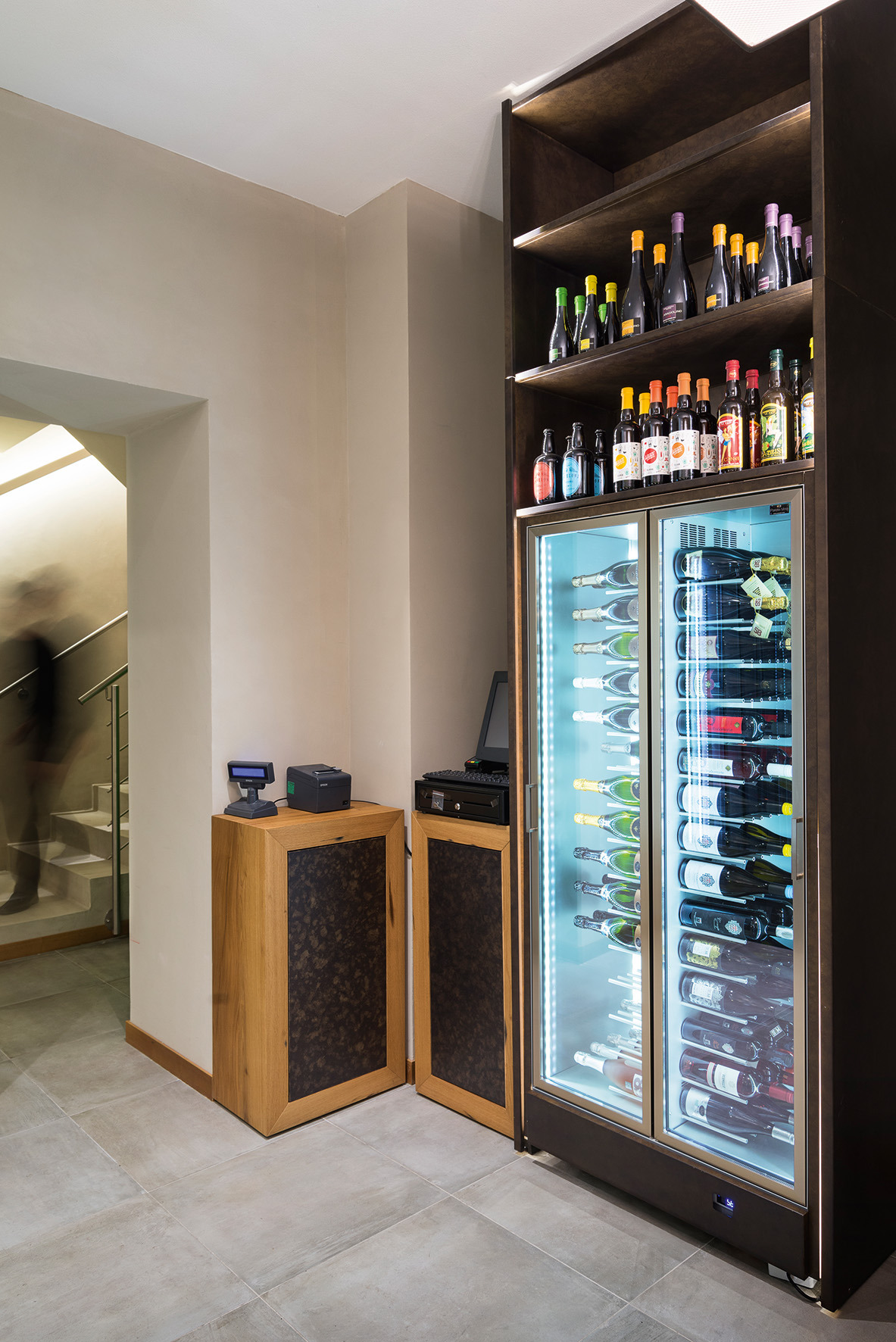 米兰“Love it”旗舰店,美食体验的室内设计盛宴-25