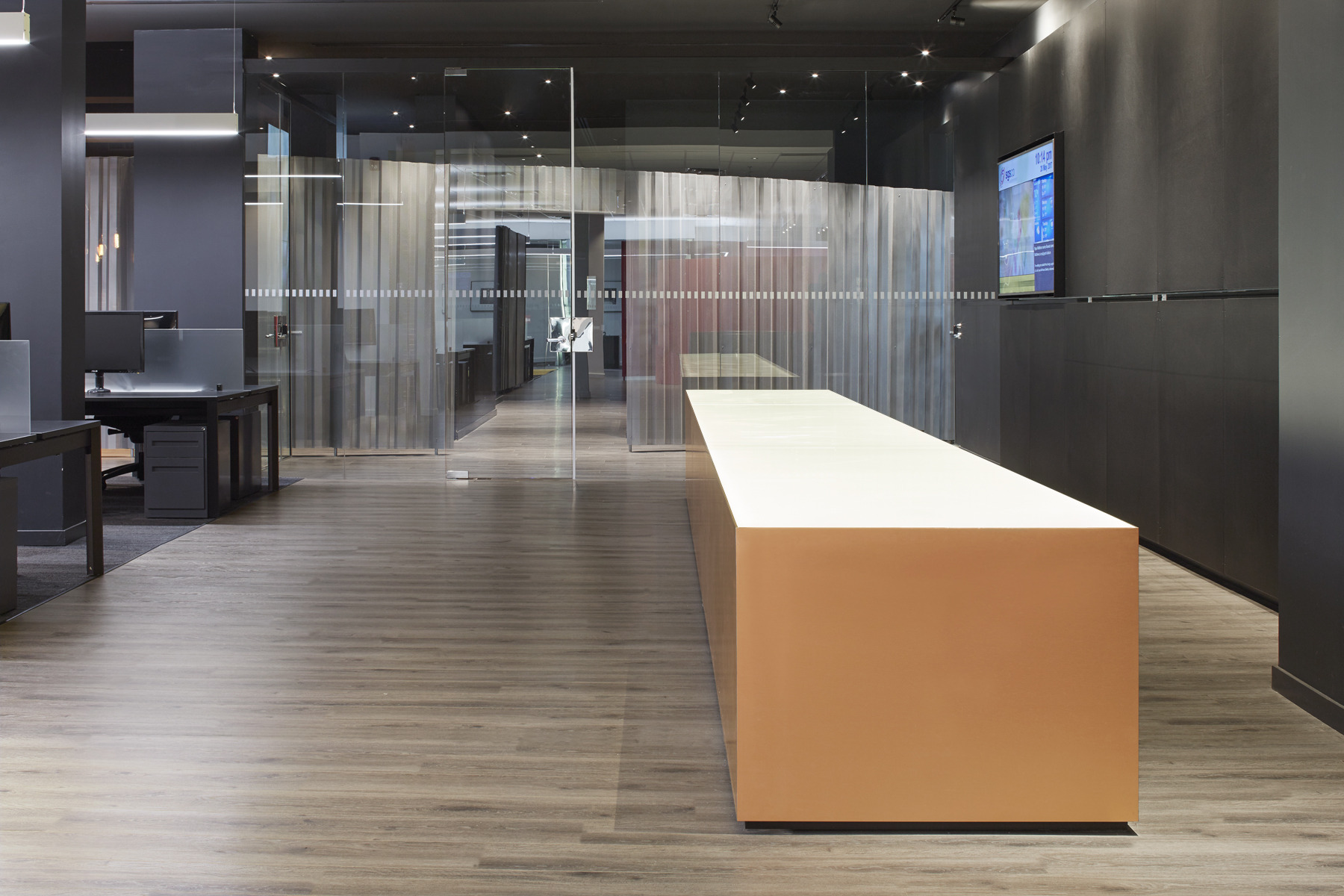 金属网格营造的茶香办公空间-16