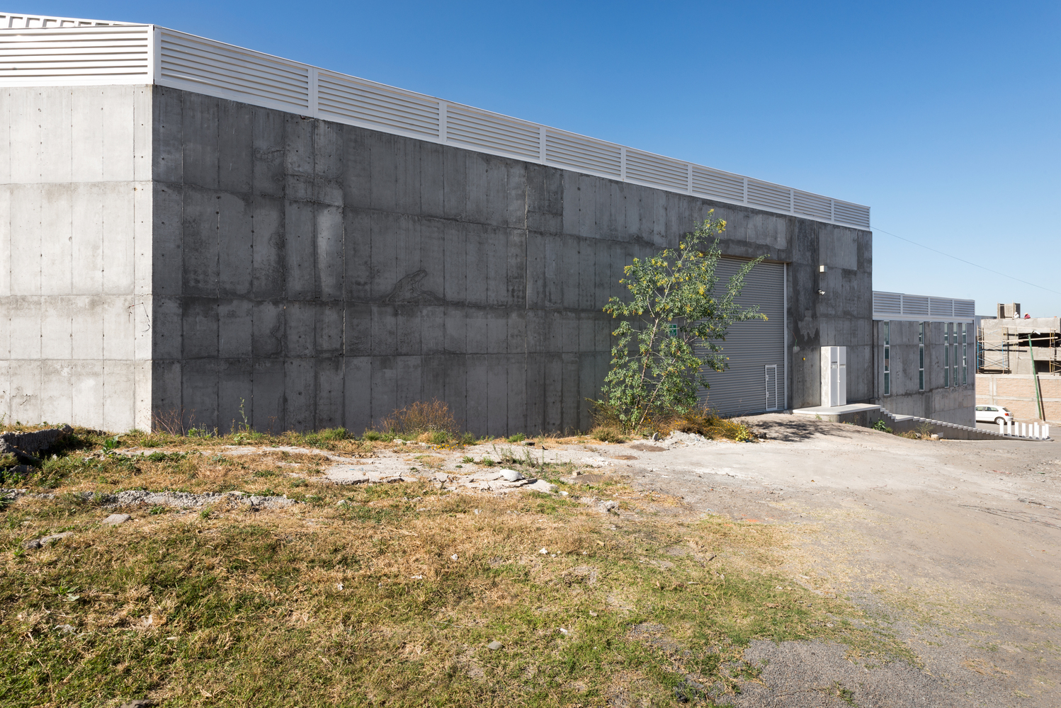 墨西哥 RX 工厂,混凝土与金属的工业风设计-34