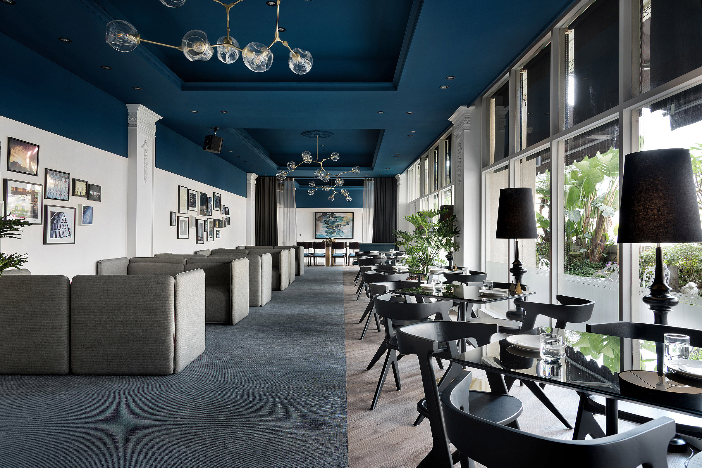 台北 Showtime 影院 Show Cafe' · 蓝色湖泊空间营造-0