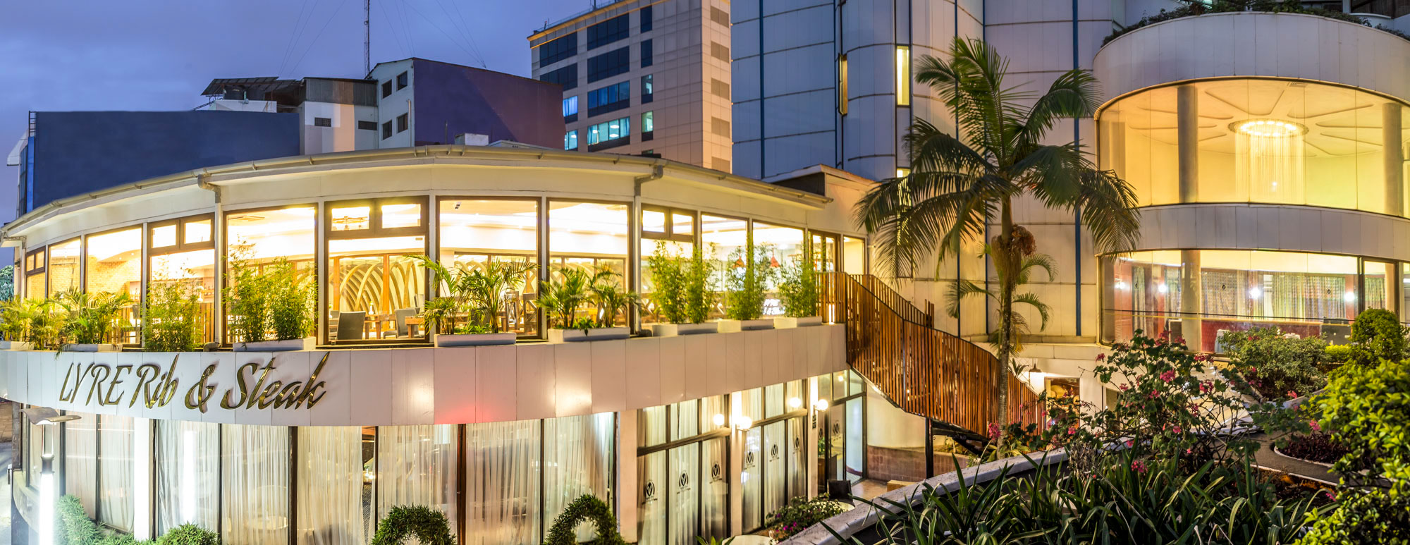 内罗毕丽丽安塔楼的华丽转身· Lyre 肋排牛排酒吧-15