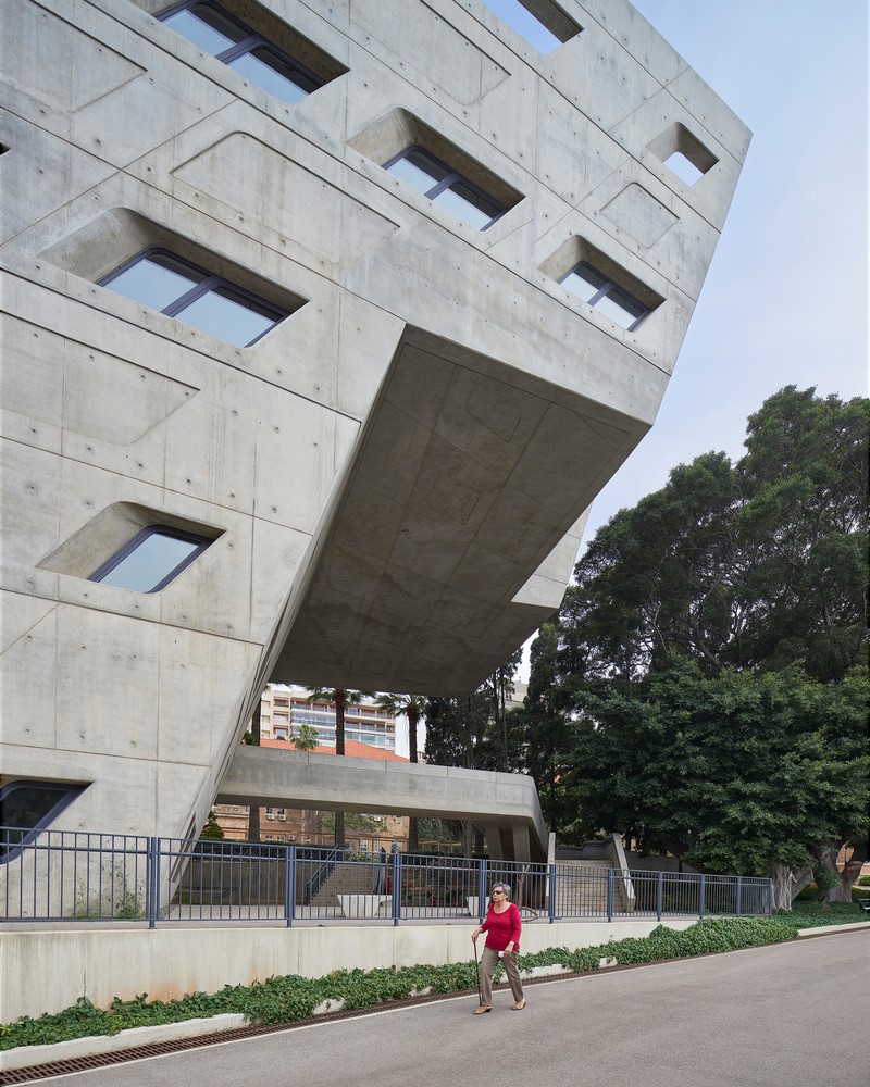 伊萨姆·法里斯研究所-5