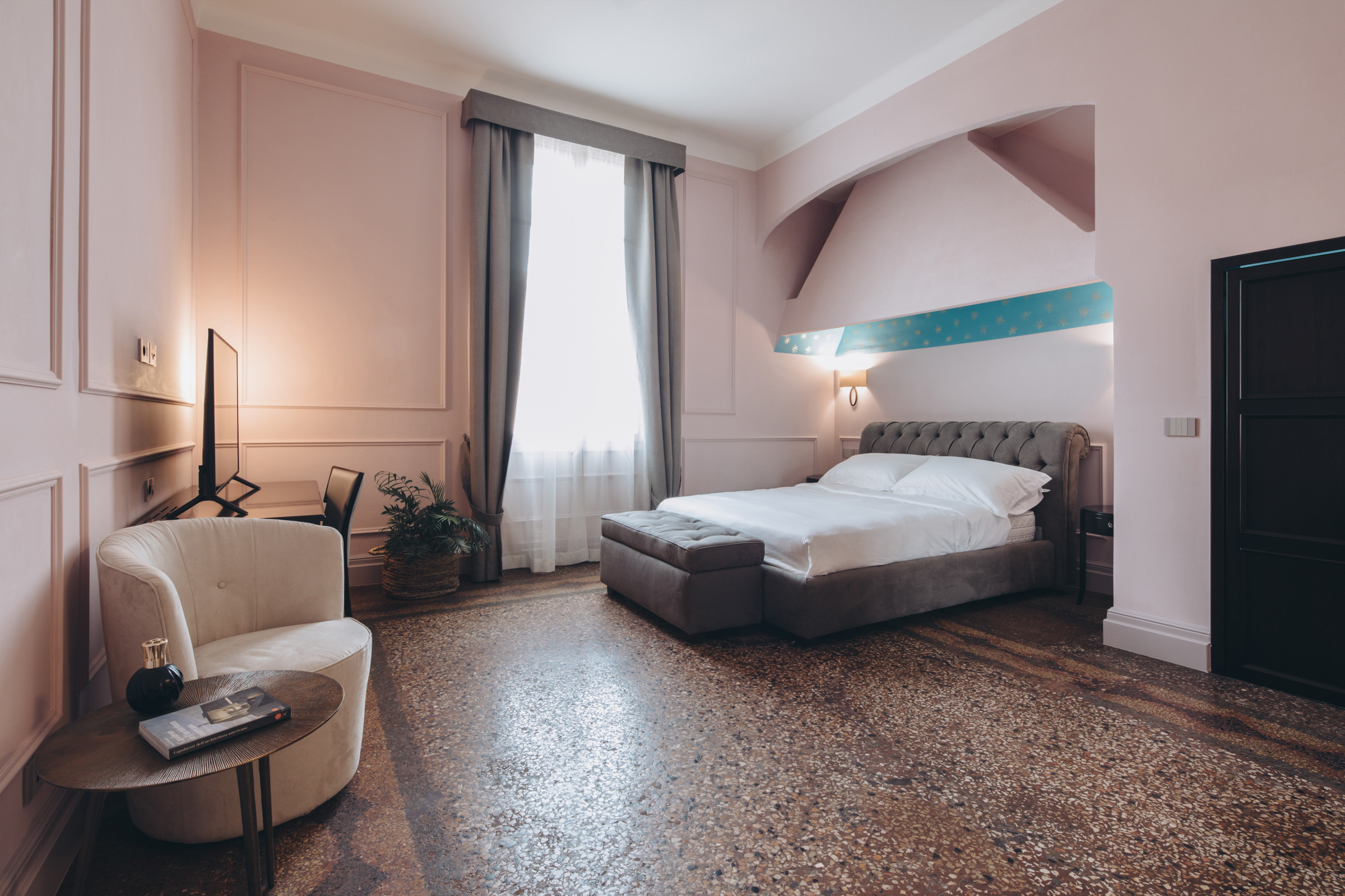 意大利博洛尼亚百年建筑的奢华套房新生-64