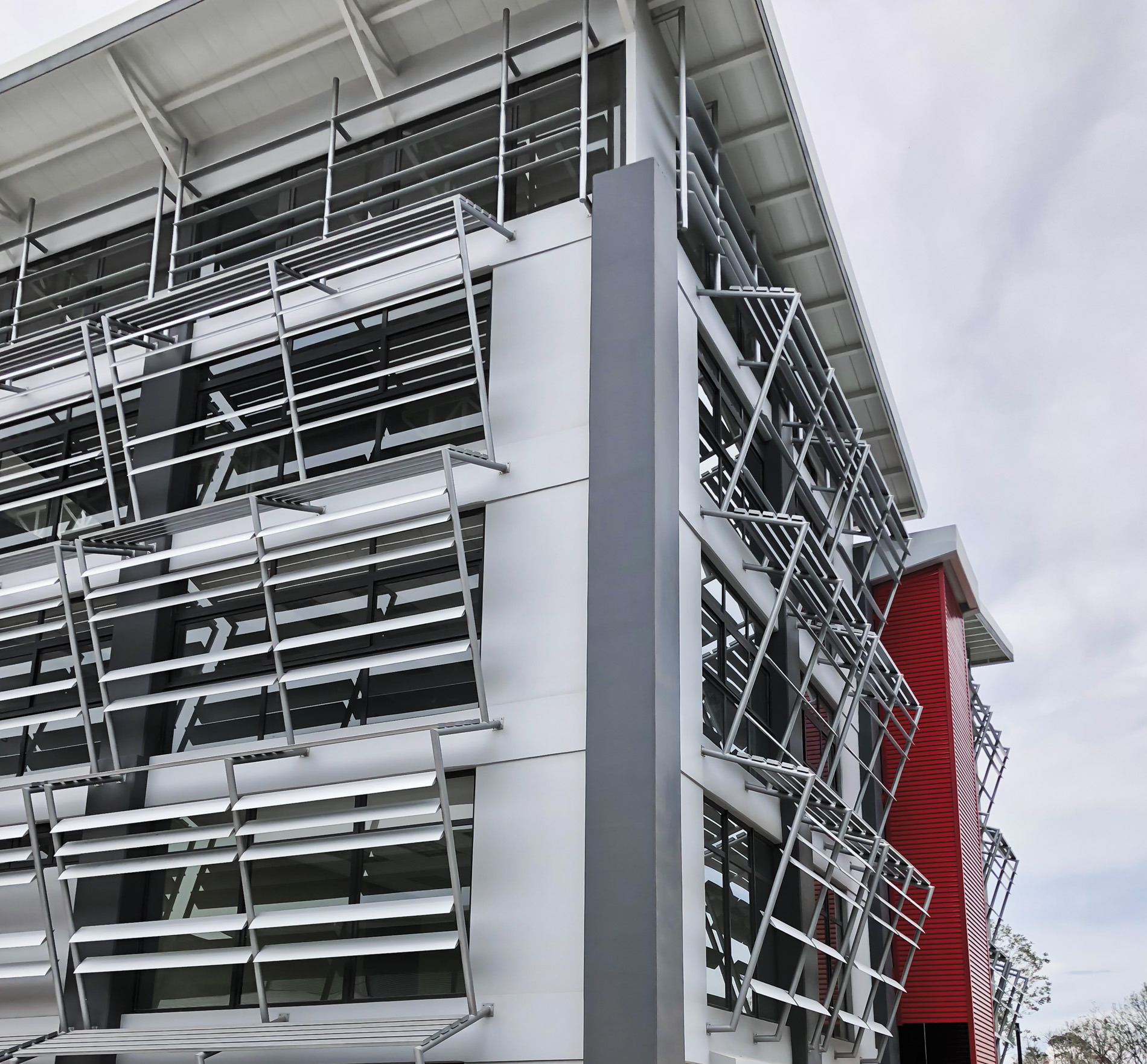 铝制百叶窗为大学生打造舒适学习环境-0