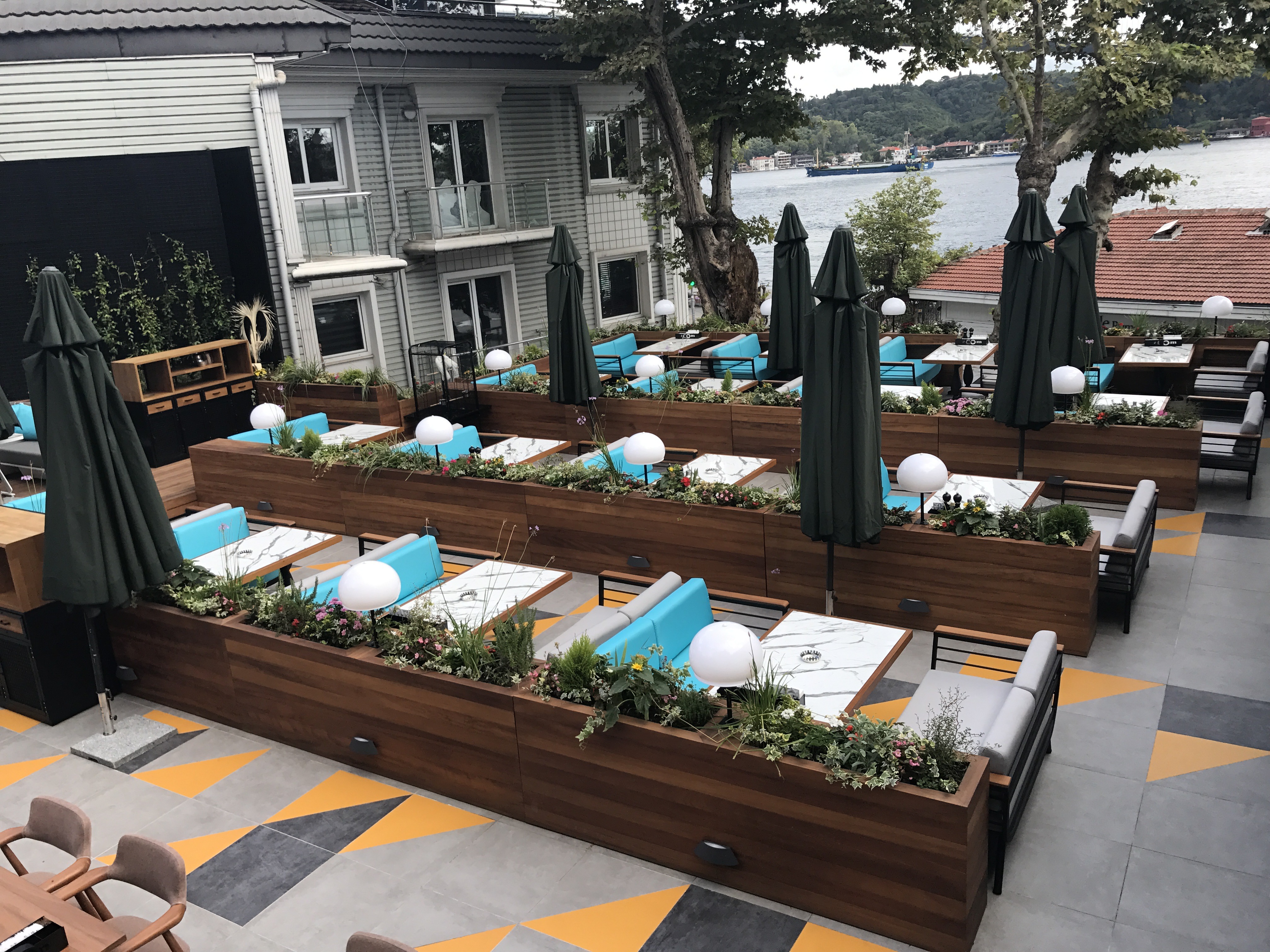 2017 年完成的 ZOOM 咖啡餐厅室内设计案例-22