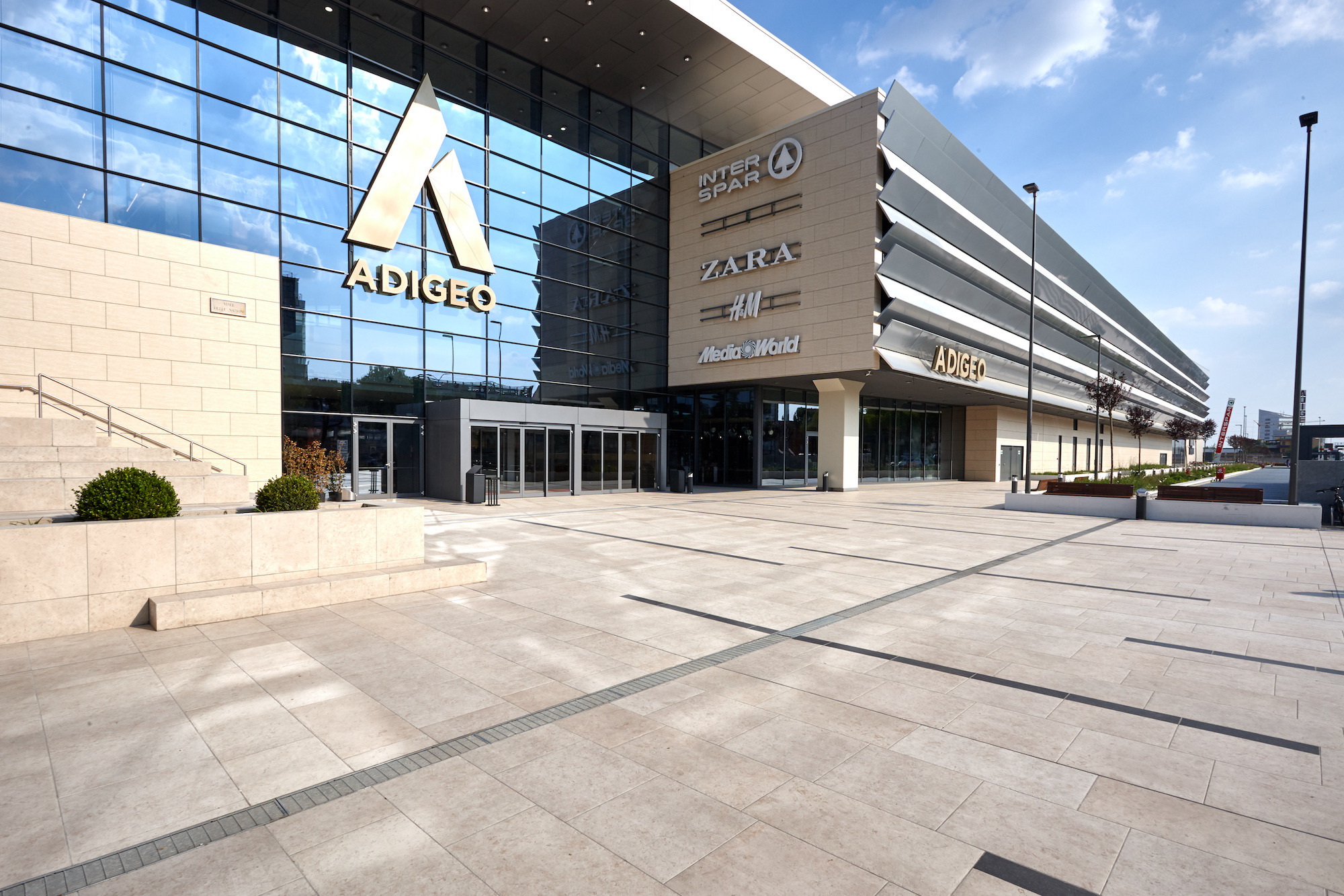 德国投资的新维罗纳购物中心-1