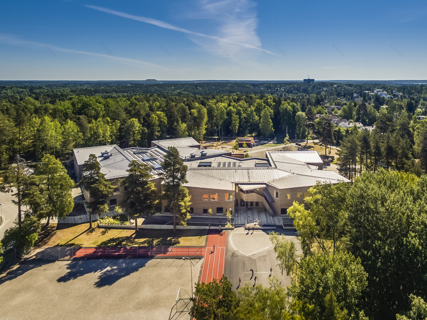 布林克斯柯兰学校——绿色环保、安全舒适的教育环境-7