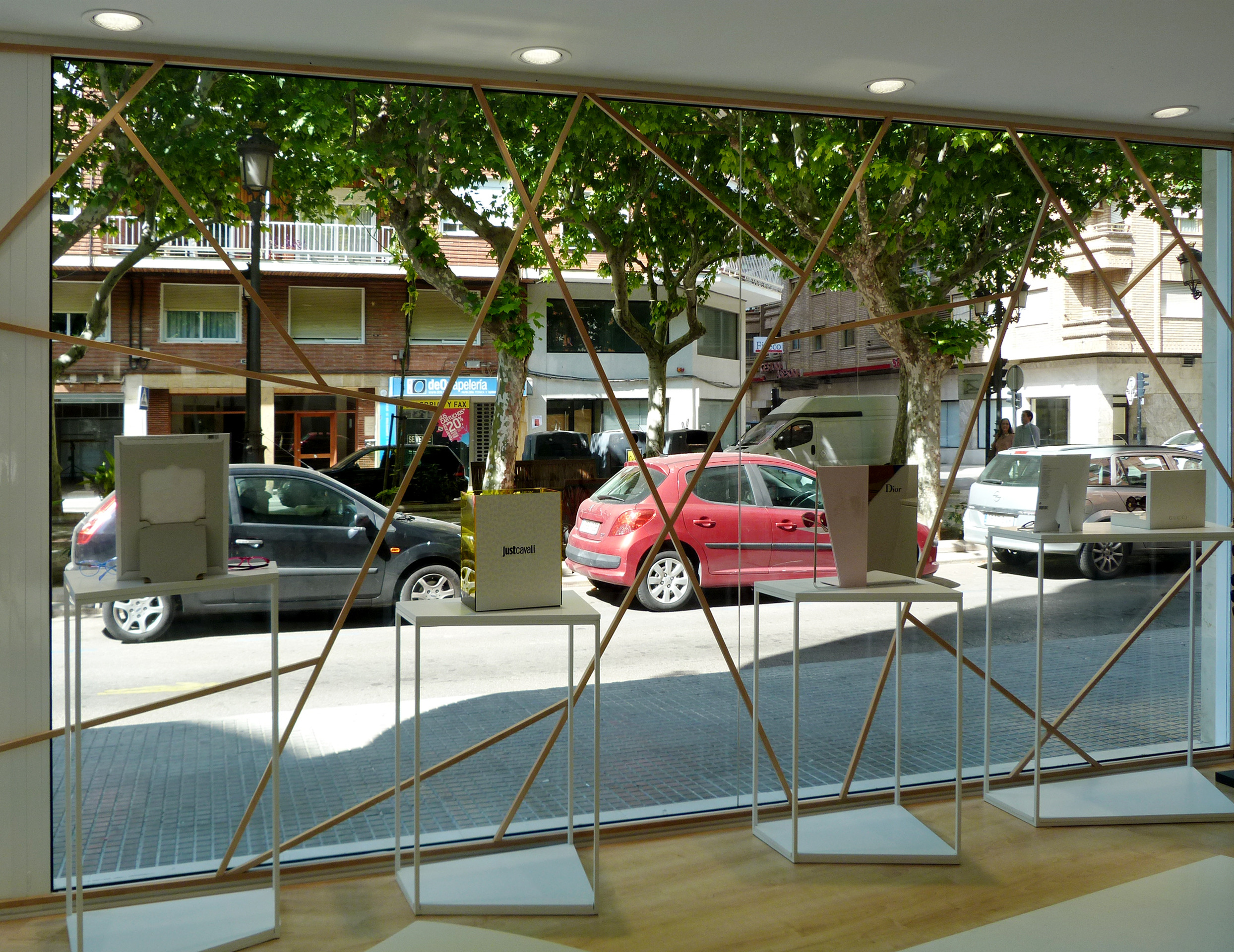 2016 年完成的光学商店设计-3