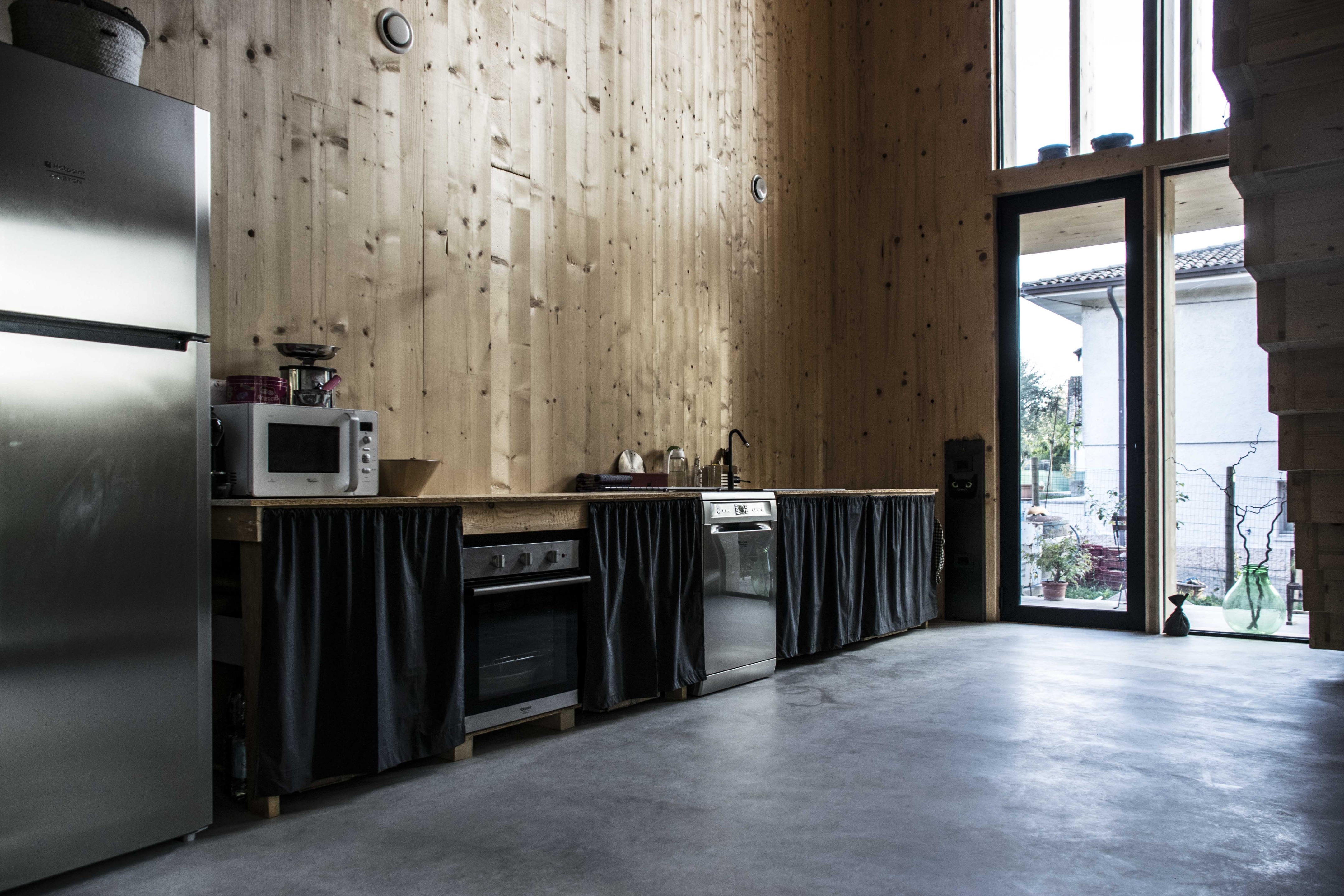 湖畔 V 型木质住宅-10