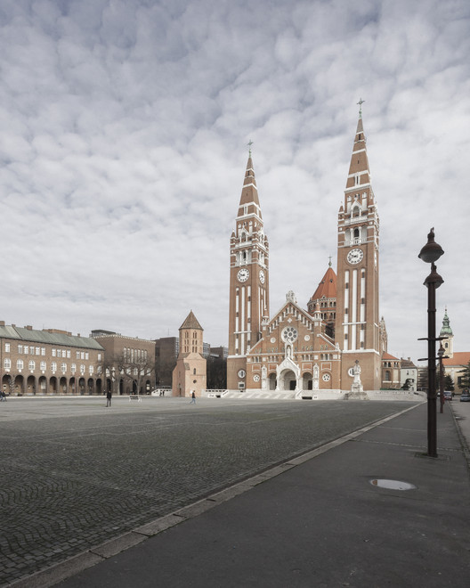 匈牙利 Szeged 大教堂翻新-2