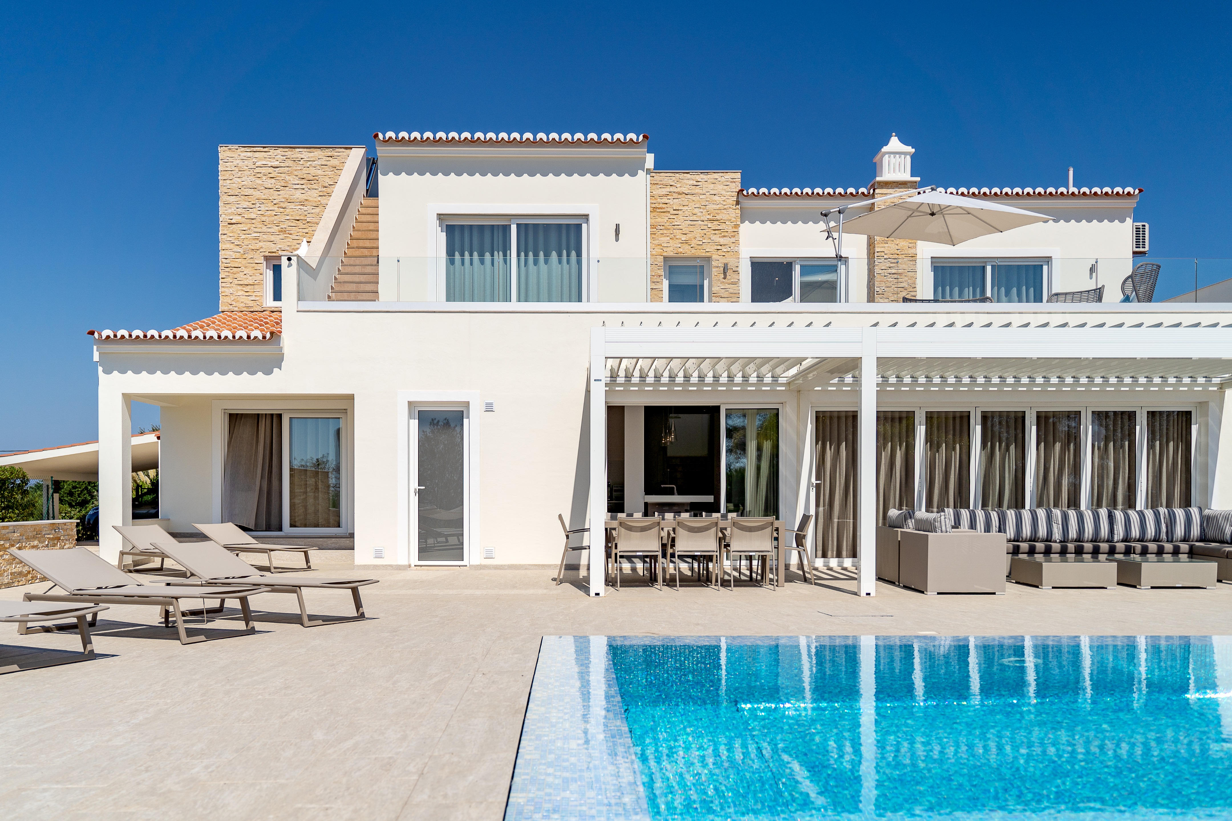 Simple Taste 团队打造的金色眼睛别墅室内设计-23