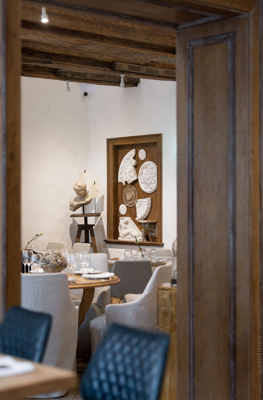 历史建筑中的现代餐厅 | DOM N10-7