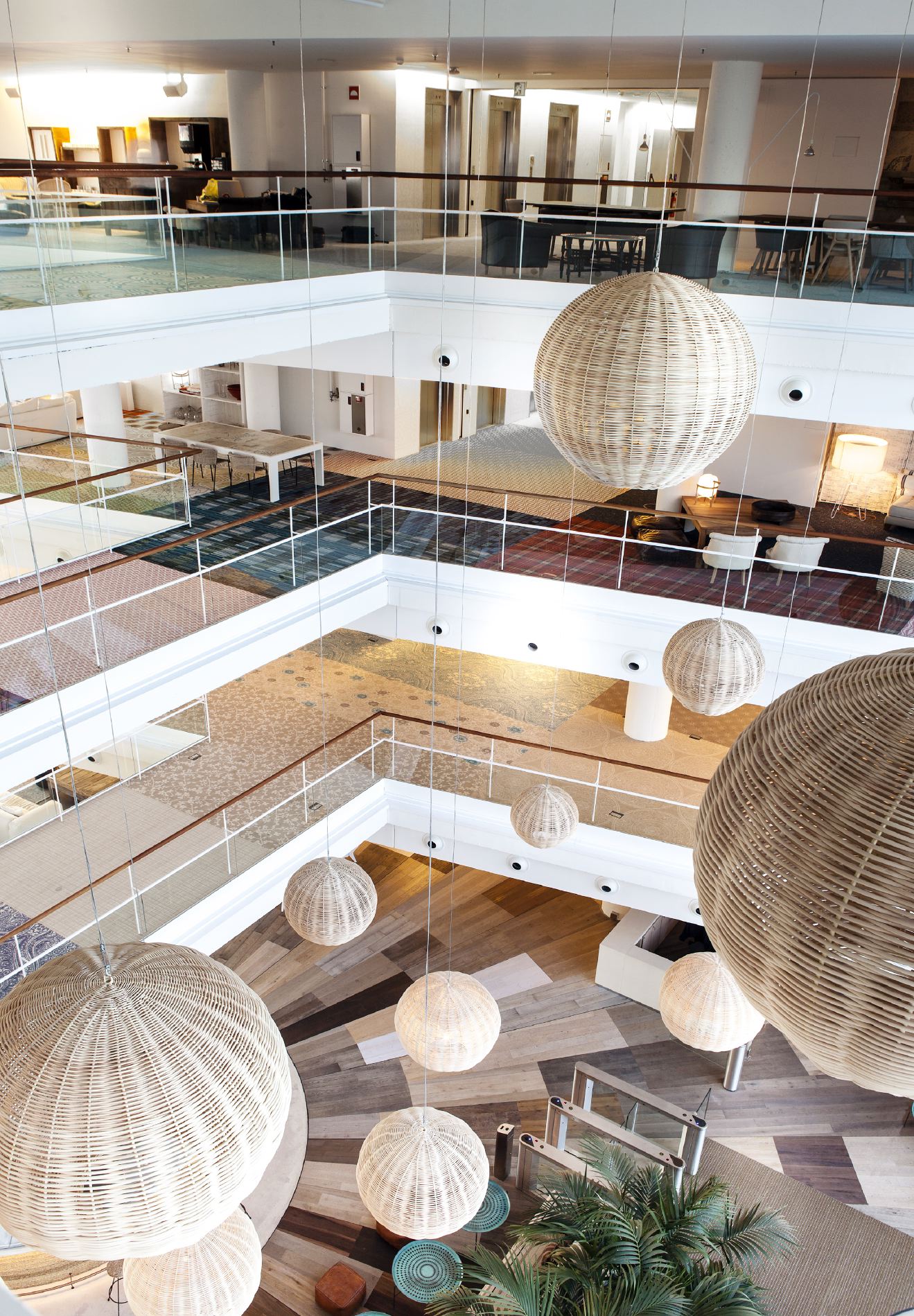 巴塞罗那 Desigual 总部室内设计-9