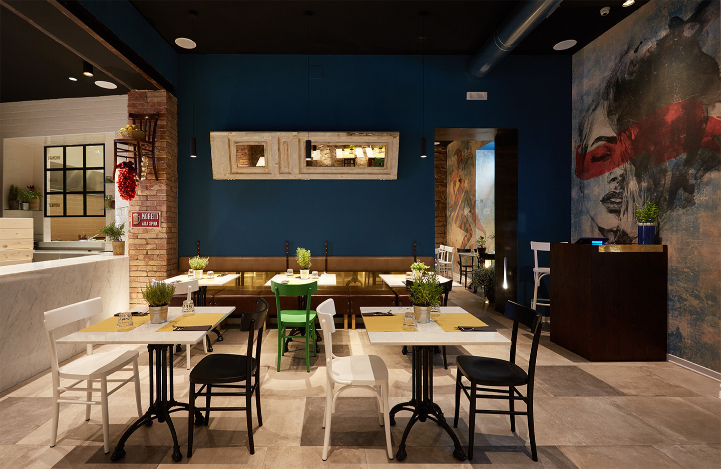 诺拉历史中心的复古游戏主题餐厅-11