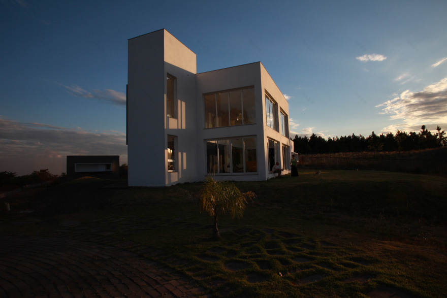 友宅共生 | 融合景观与功能的 445 平米单家庭住宅设计-10