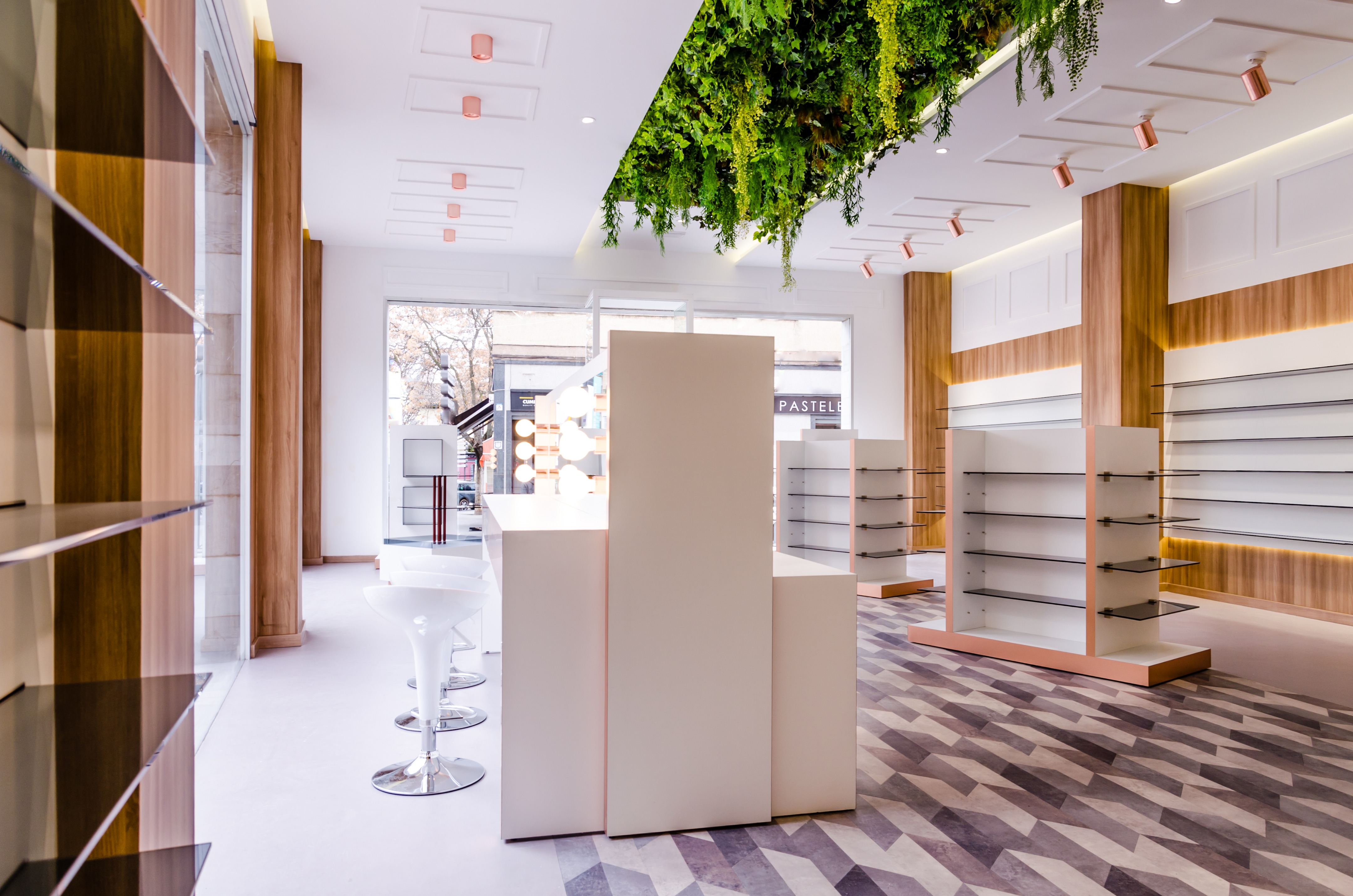 精致香氛护肤品店的永恒魅力-4