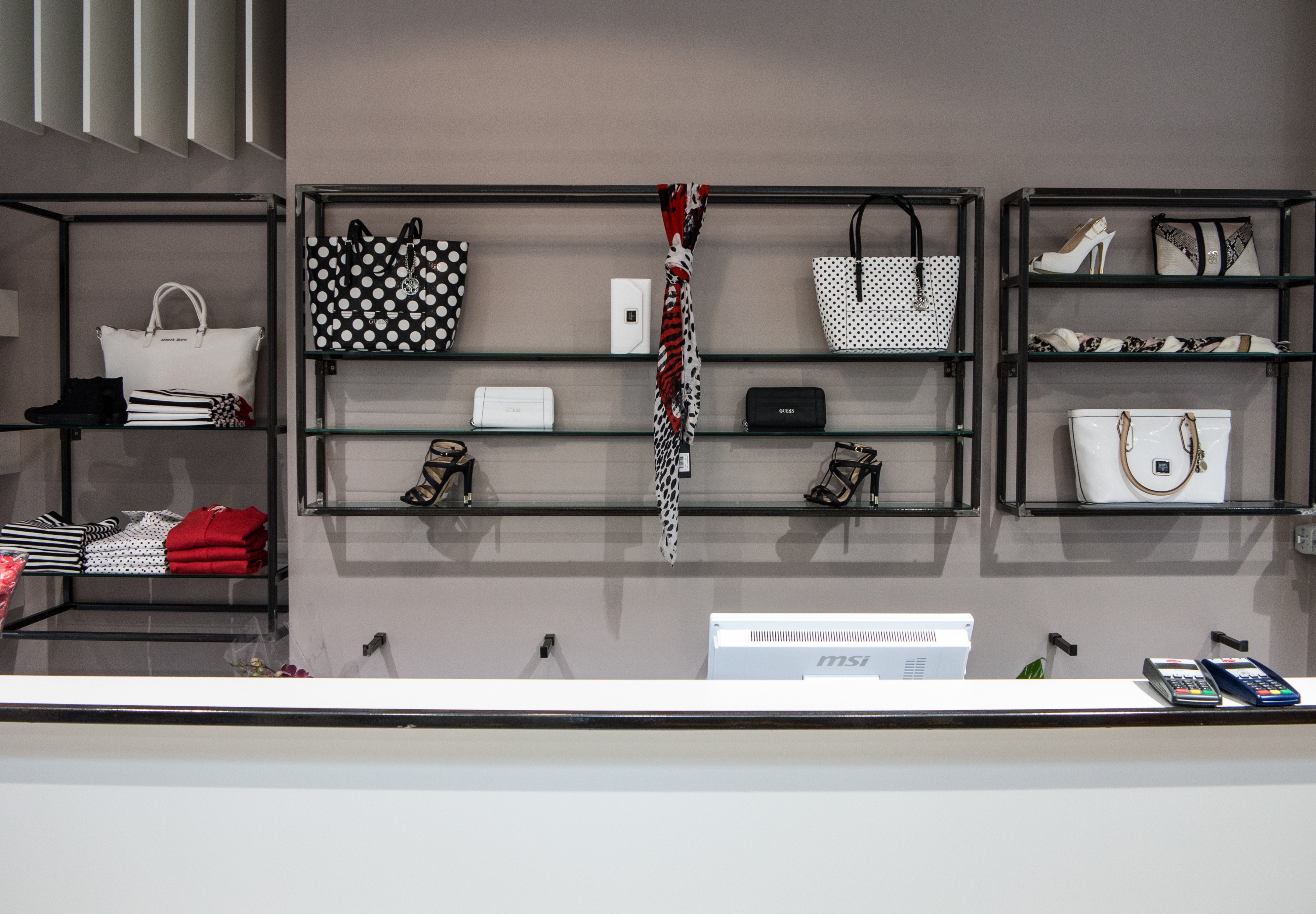 2015 年完成的“My Wear”木结构展示店-44