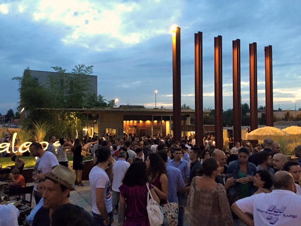 2015 年完成的 Palapa 项目,将工业遗址改造为时尚咖啡馆-50