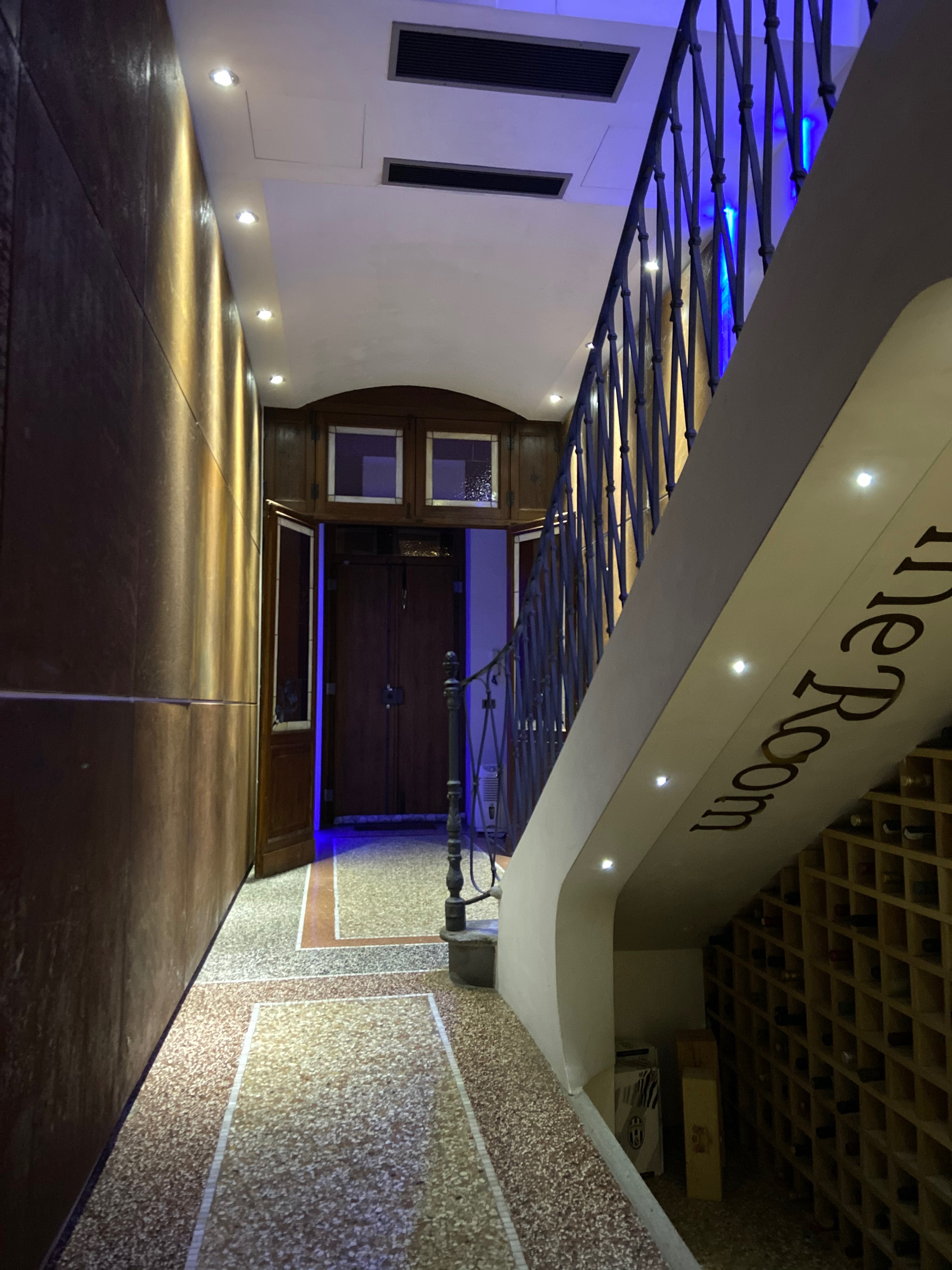 私人住宅酒窖设计-1